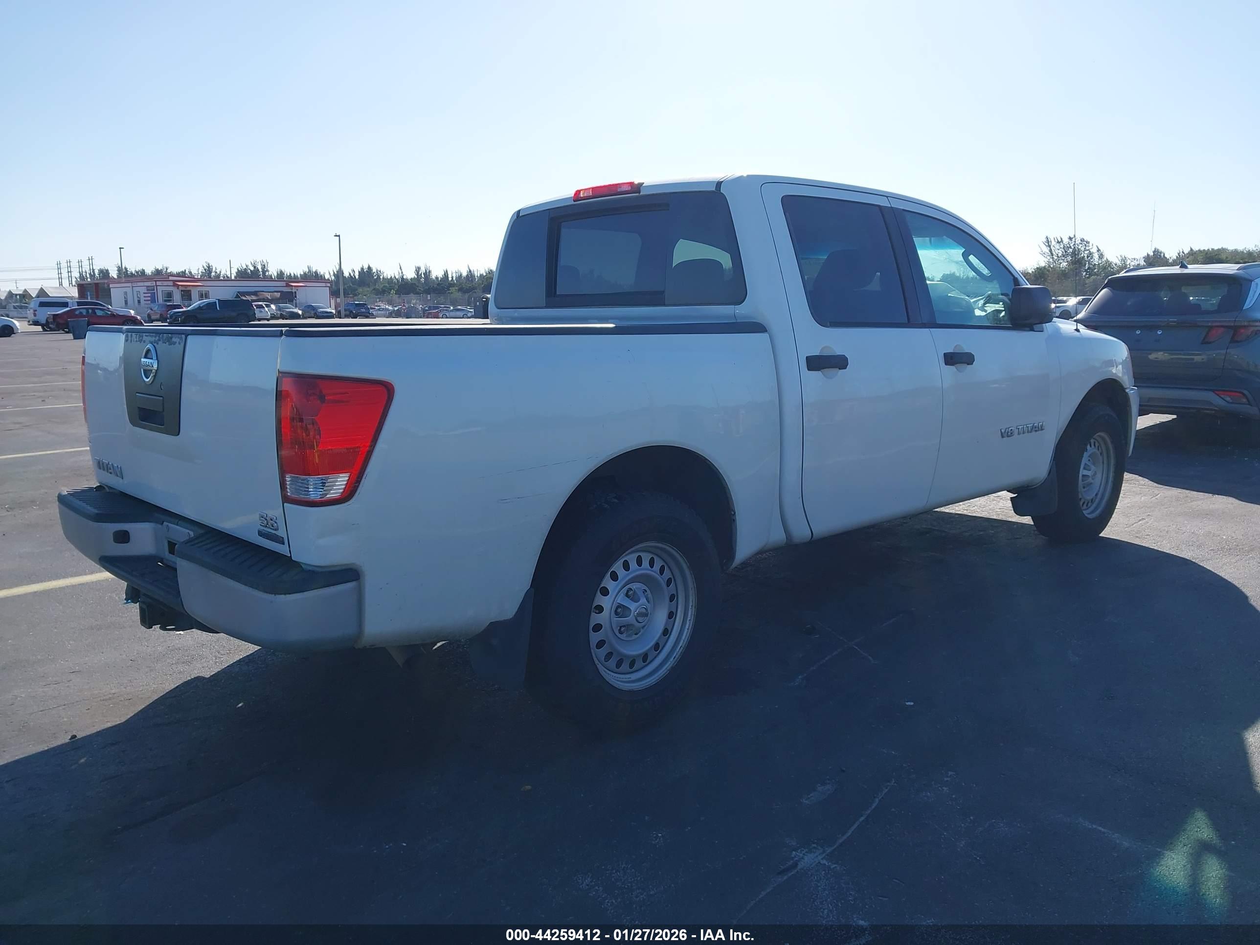 NISSAN TITAN image 4
