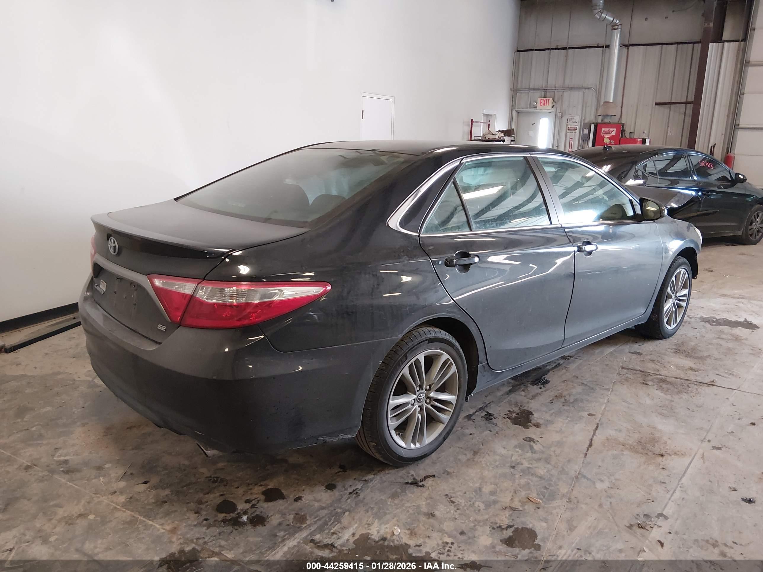 TOYOTA CAMRY image 4
