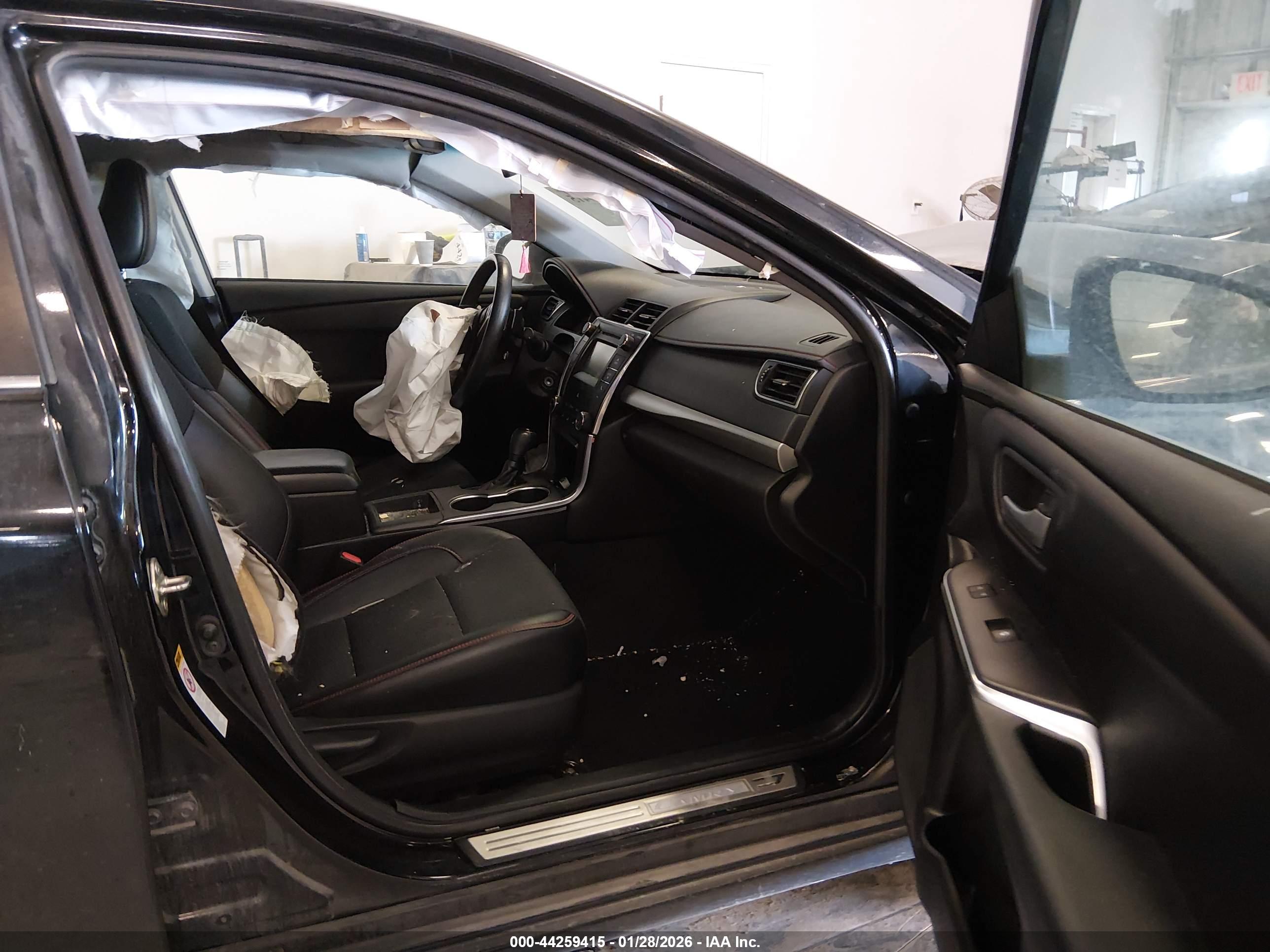TOYOTA CAMRY image 5