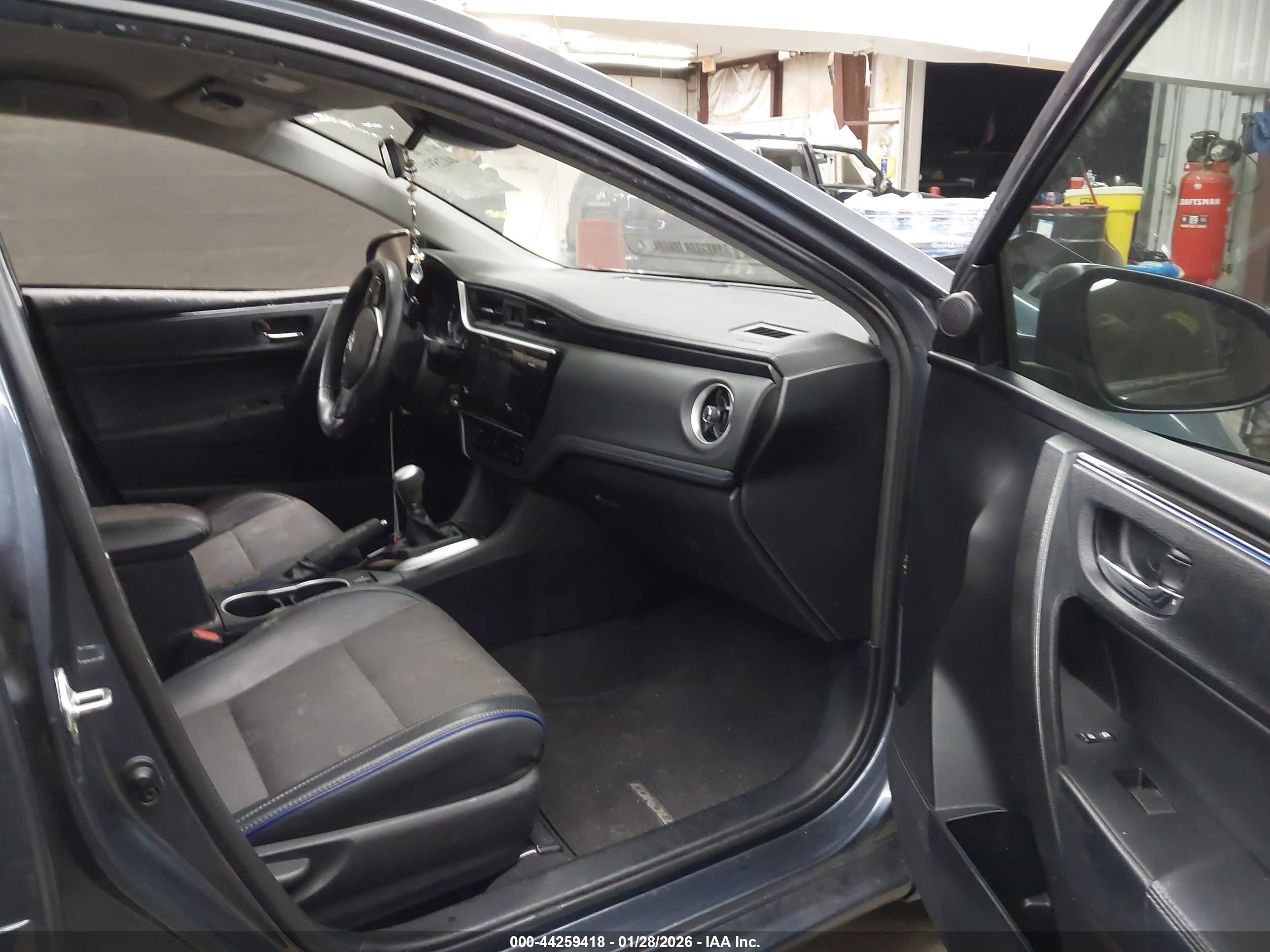 TOYOTA COROLLA image 5