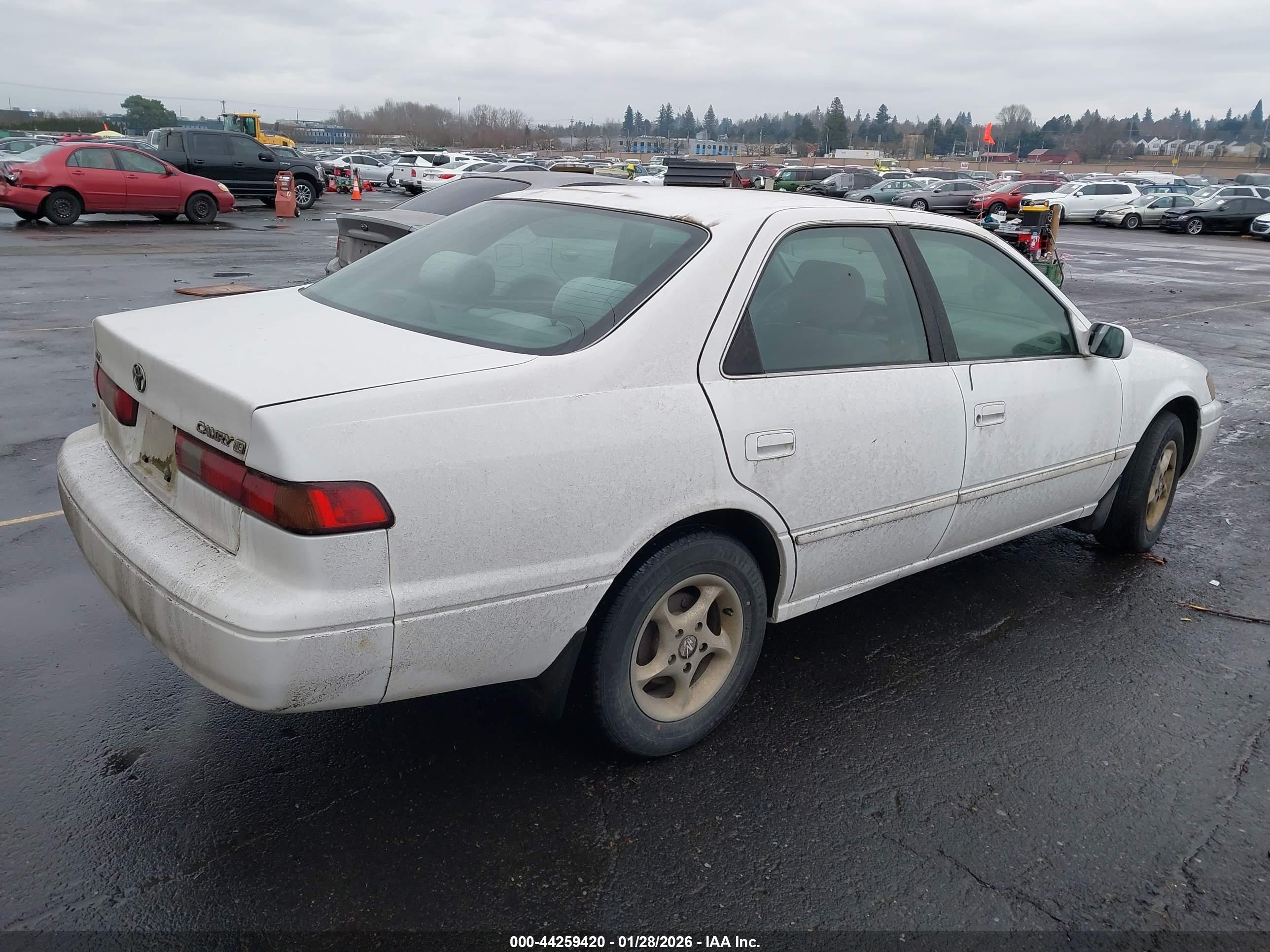 TOYOTA CAMRY image 4
