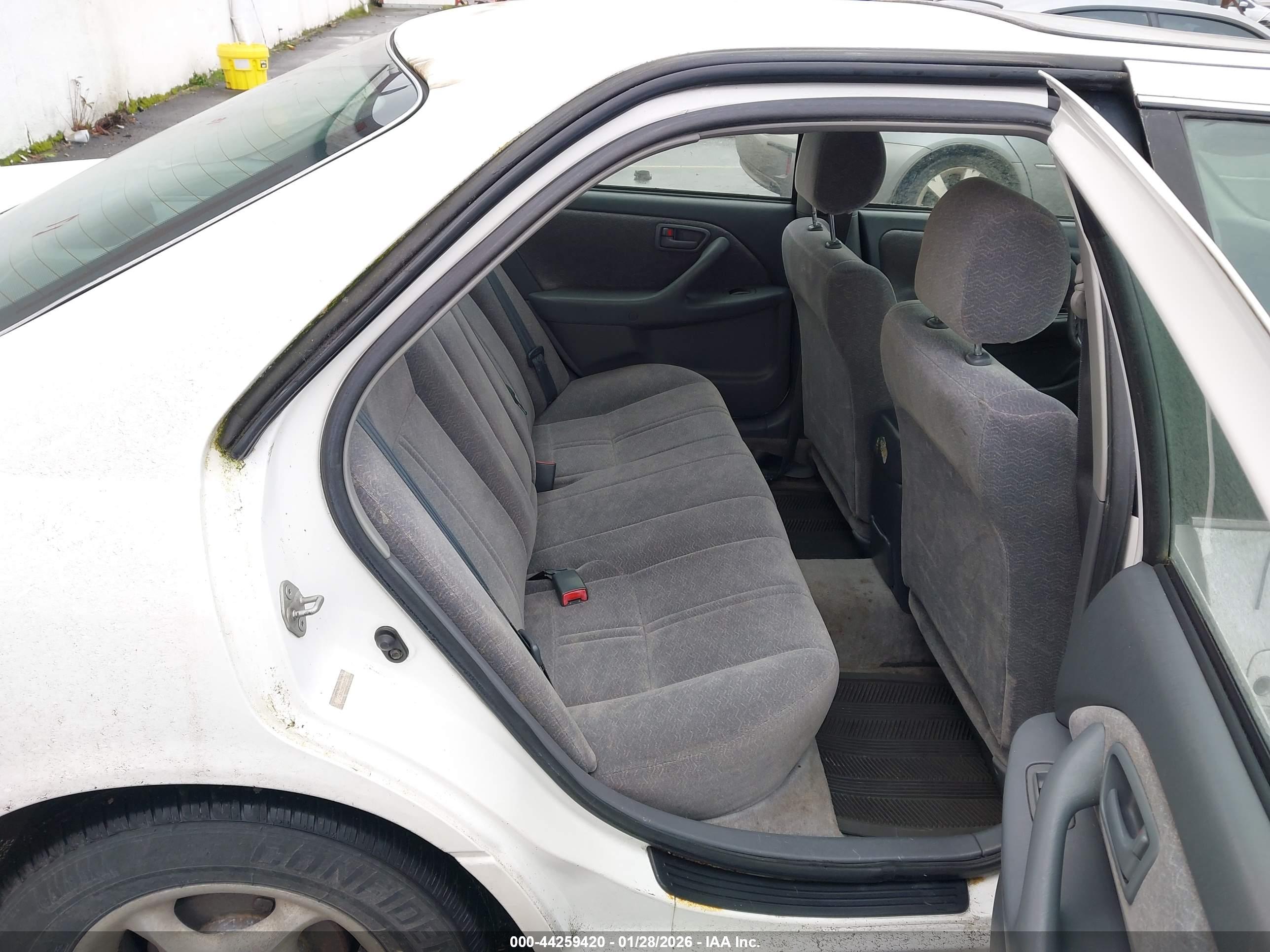 TOYOTA CAMRY image 8