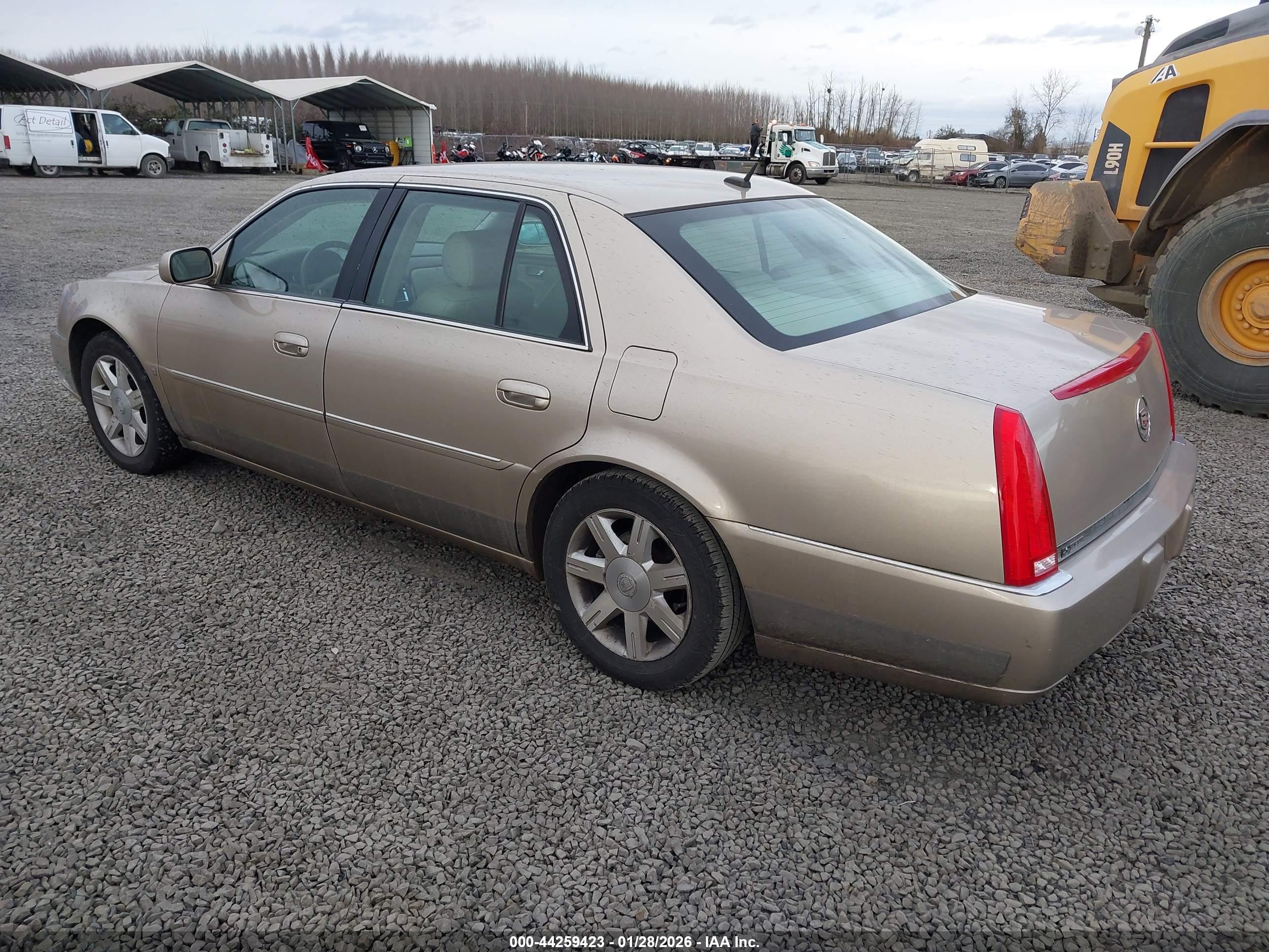 CADILLAC DTS image 3