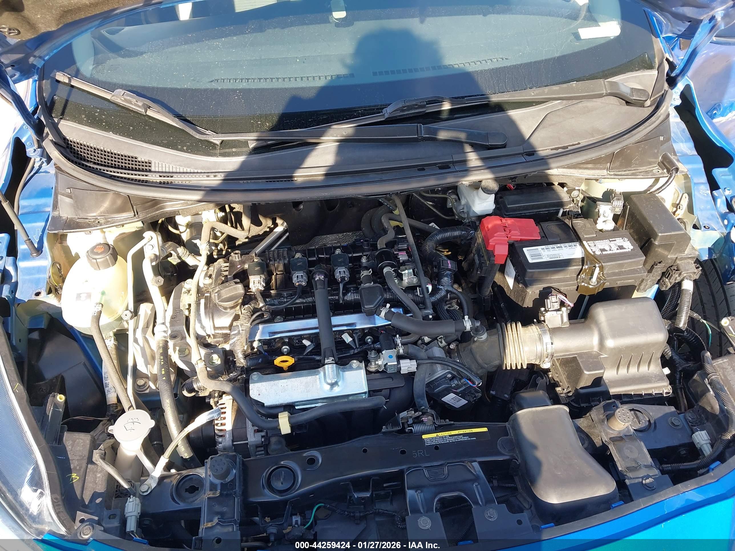 NISSAN VERSA image 10
