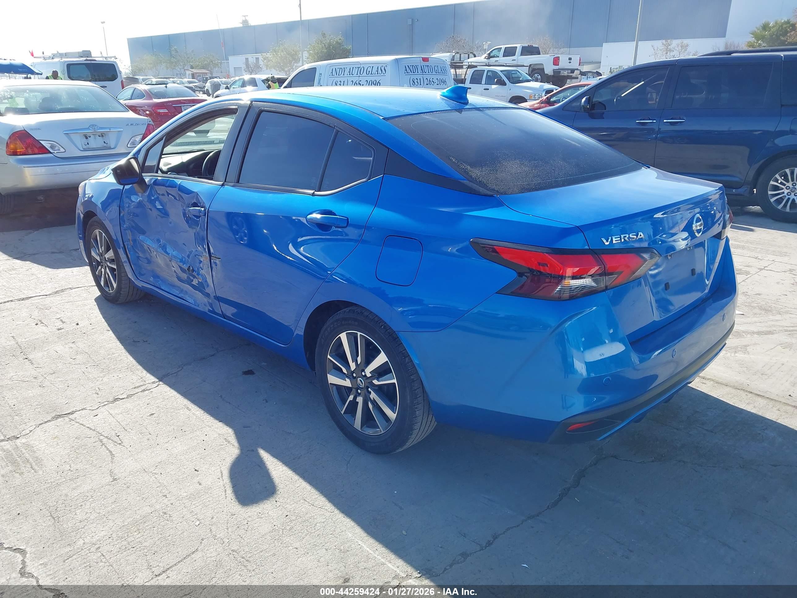 NISSAN VERSA image 3