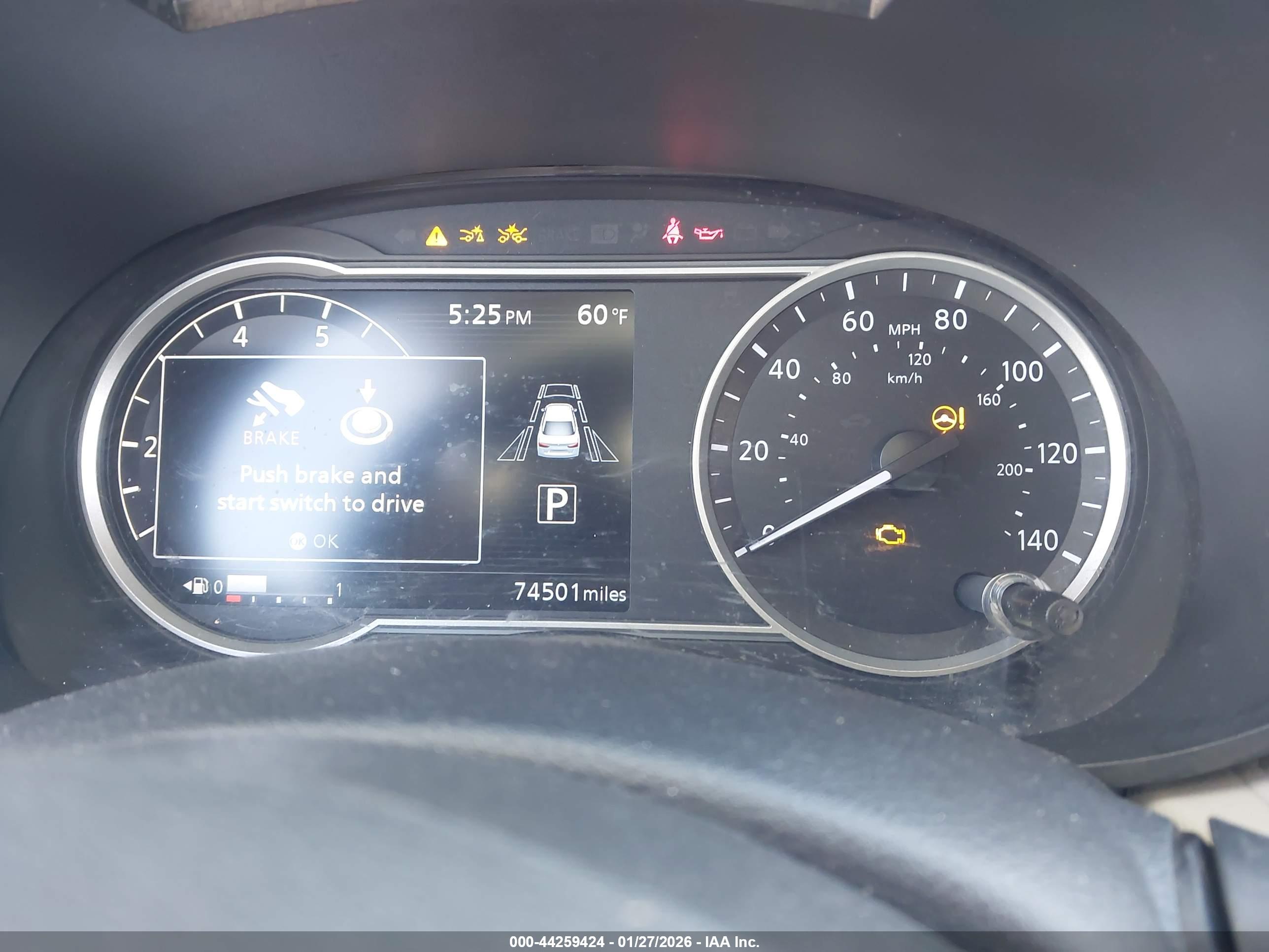 NISSAN VERSA image 7