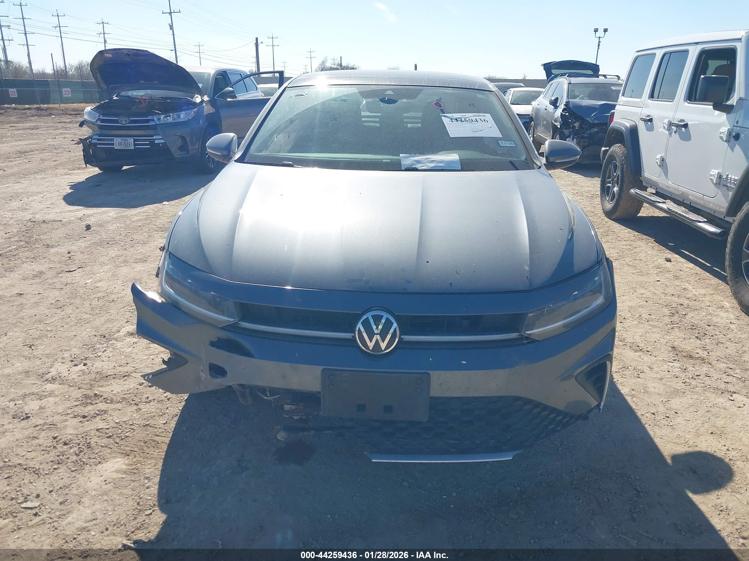 VOLKSWAGEN JETTA image 6
