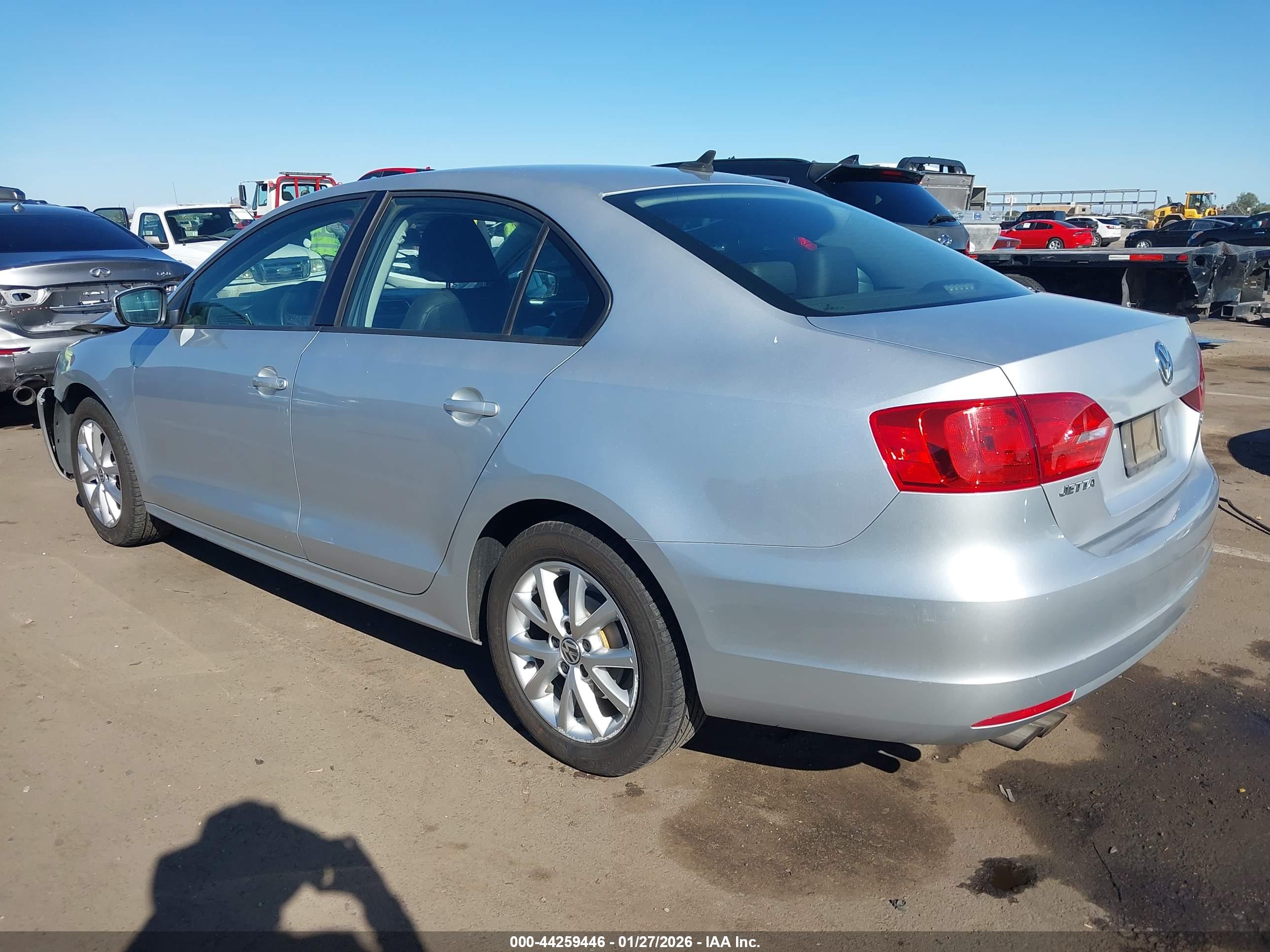VOLKSWAGEN JETTA image 3