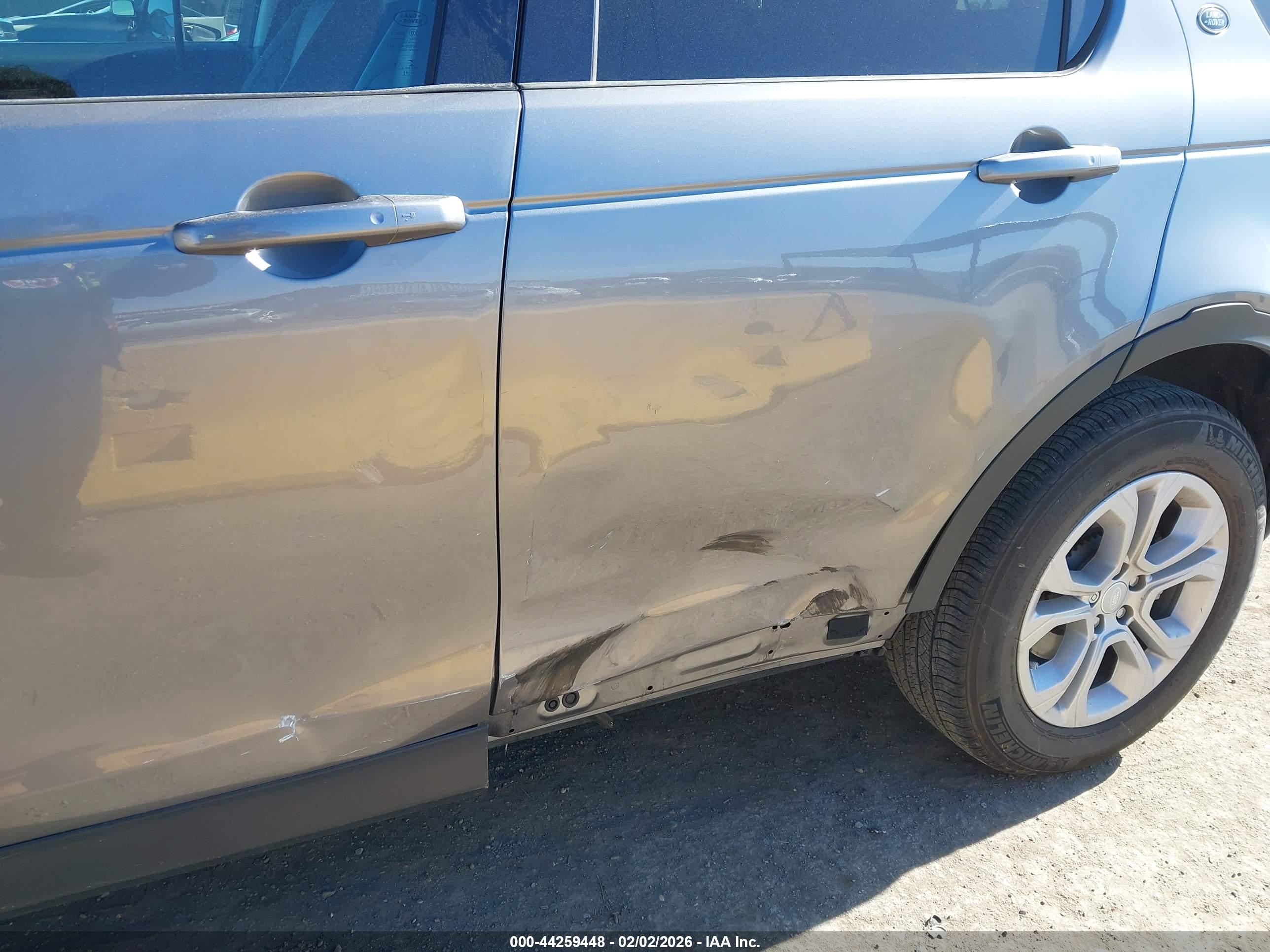 LAND ROVER image 6