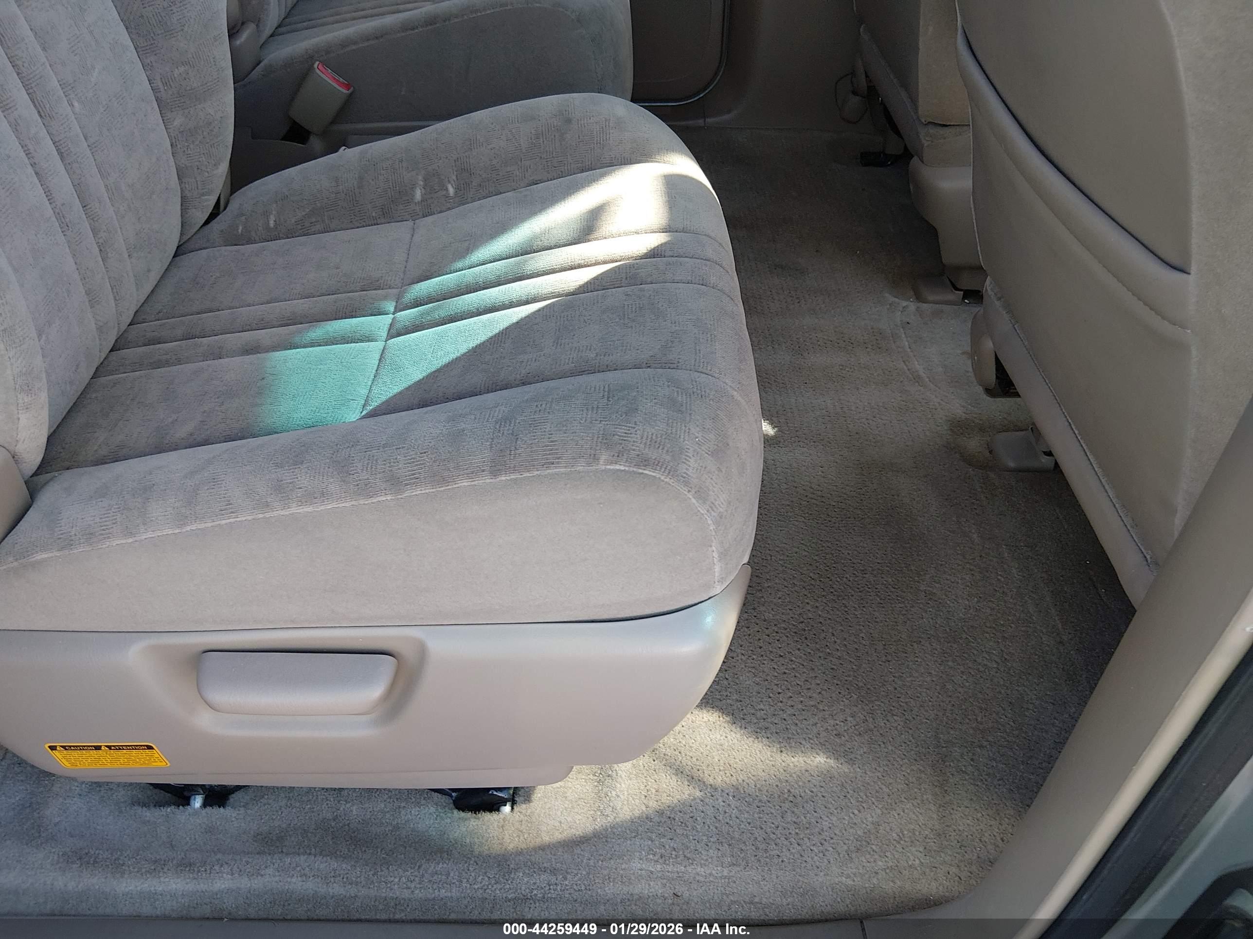 TOYOTA SIENNA image 8
