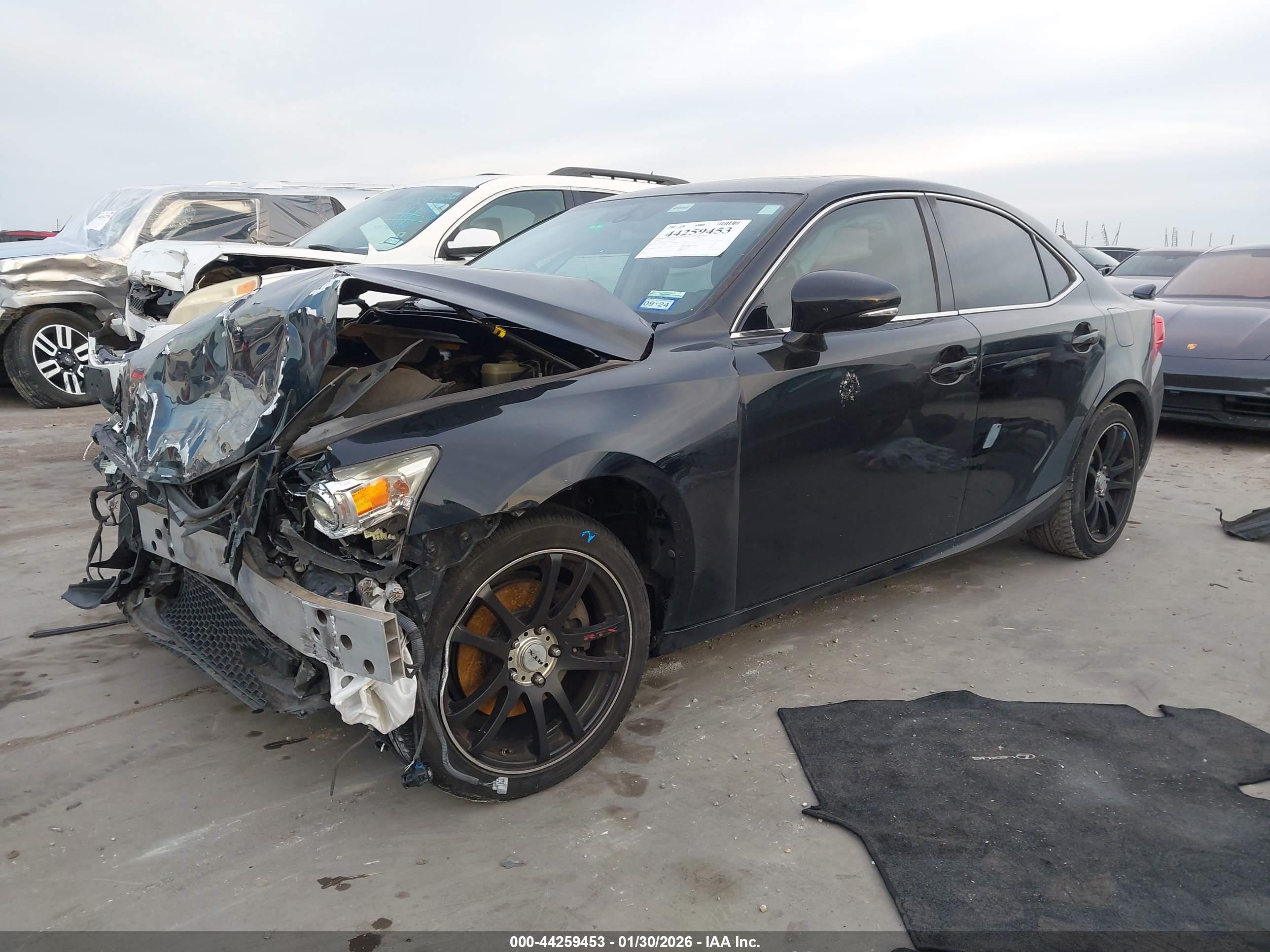 LEXUS IS image 2