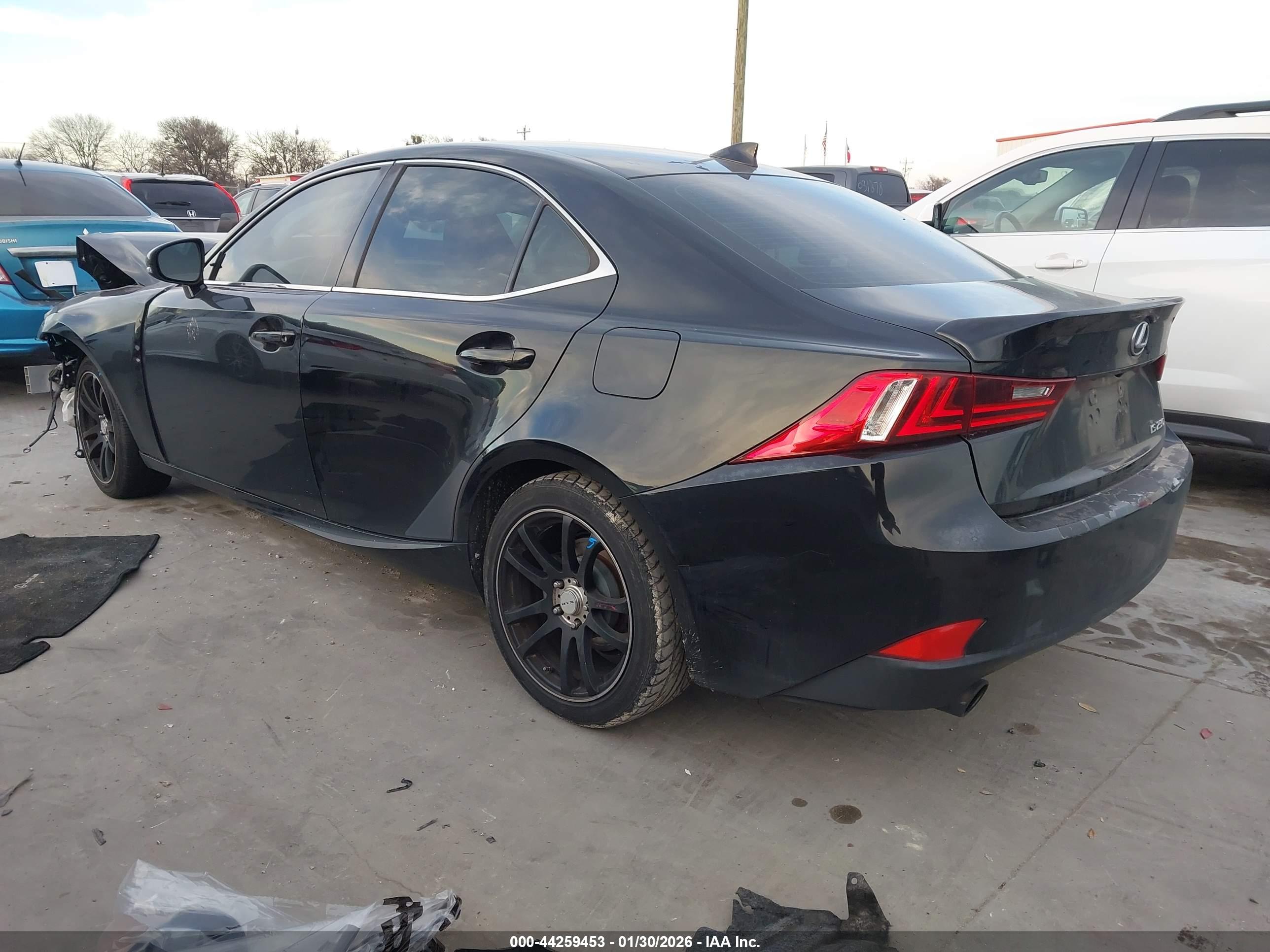LEXUS IS image 3