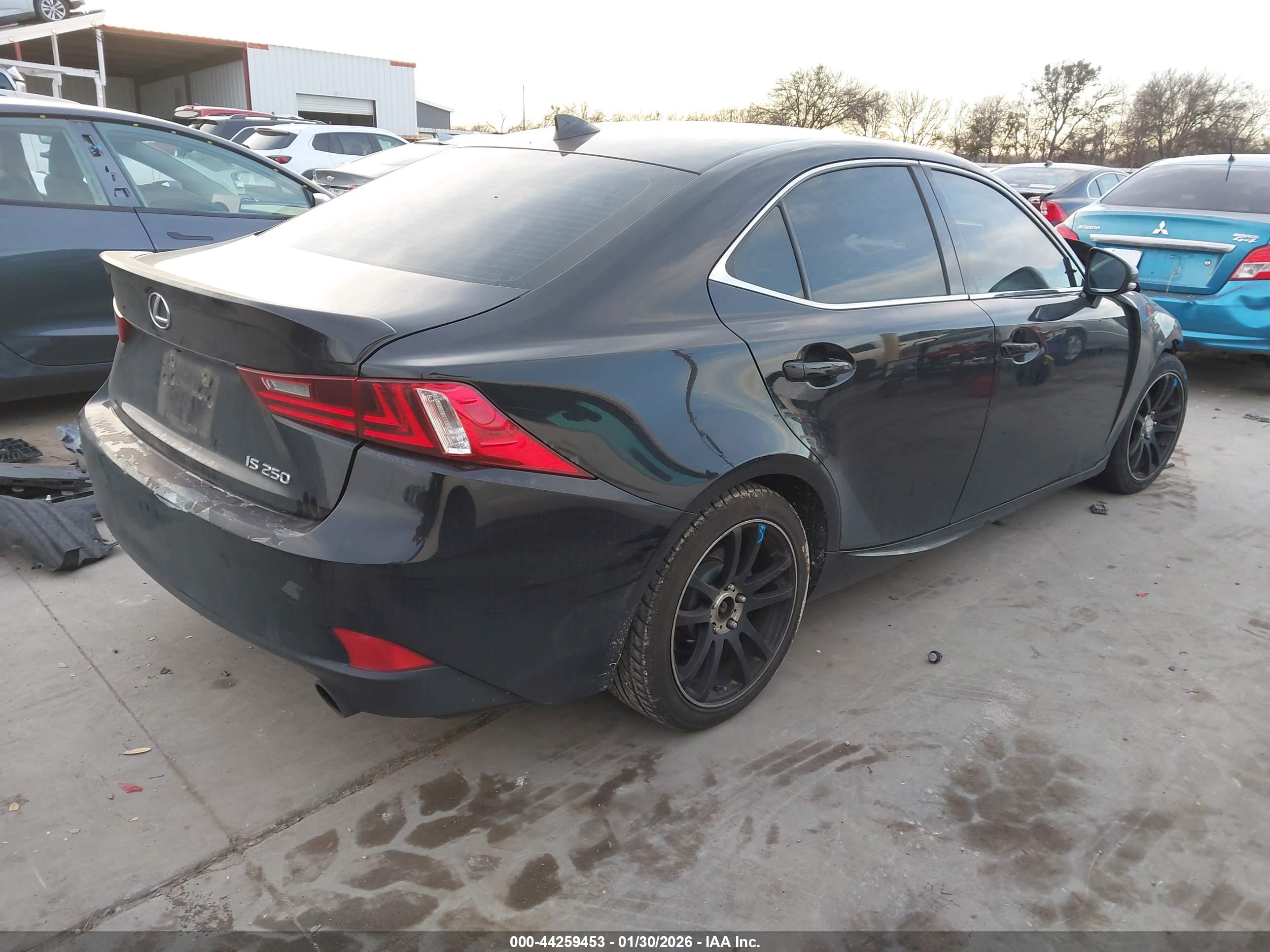 LEXUS IS image 4
