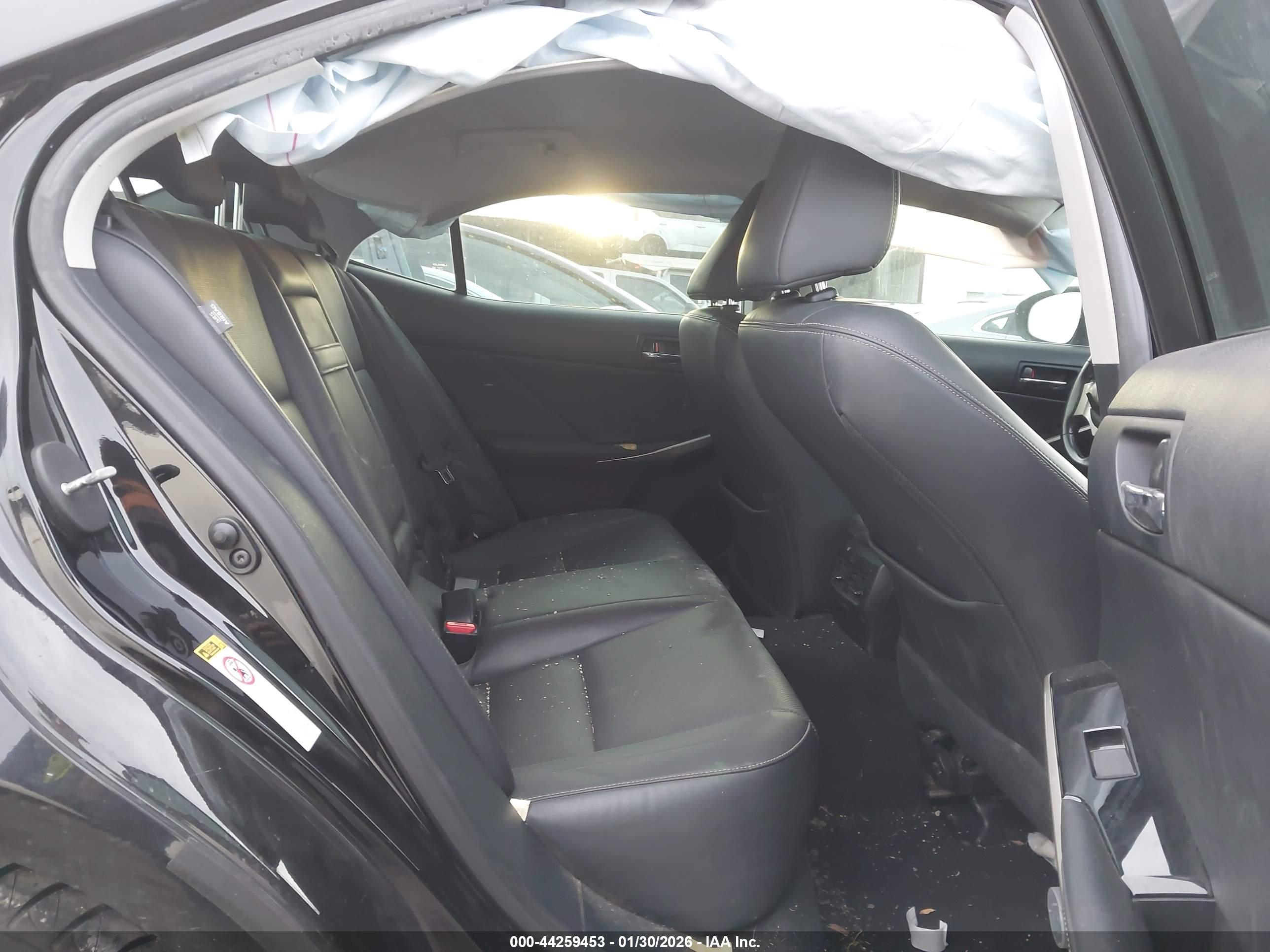 LEXUS IS image 8