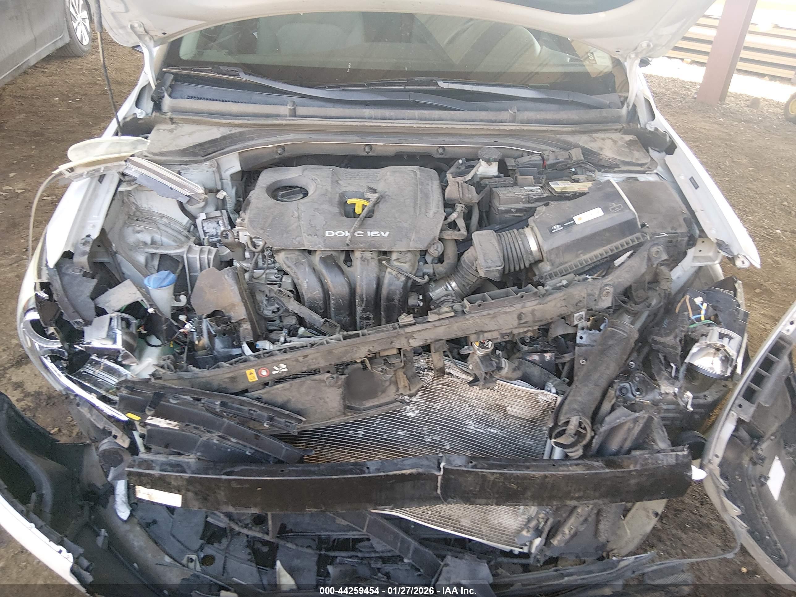 HYUNDAI ELANTRA image 10
