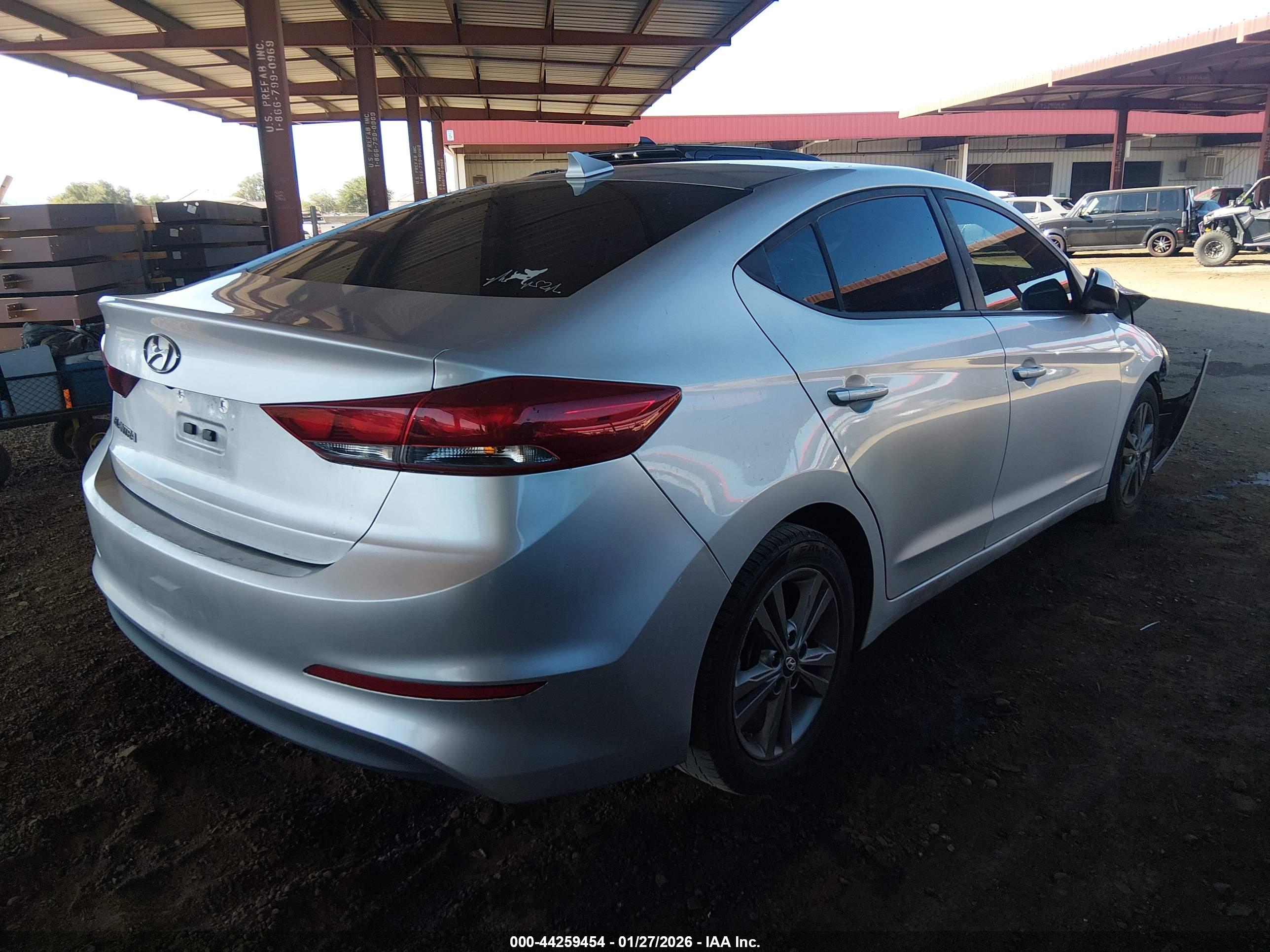HYUNDAI ELANTRA image 4