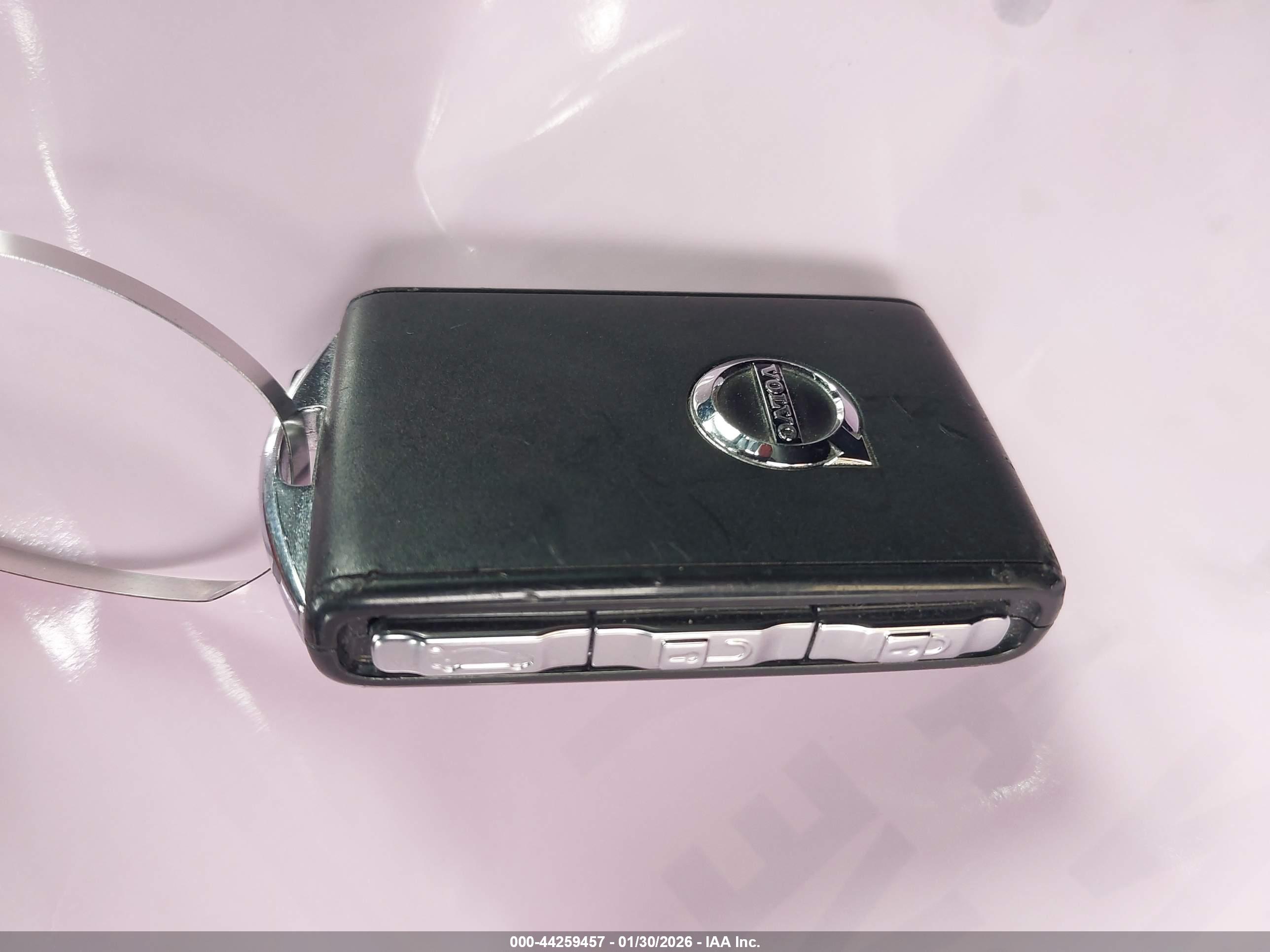 VOLVO S60 image 11