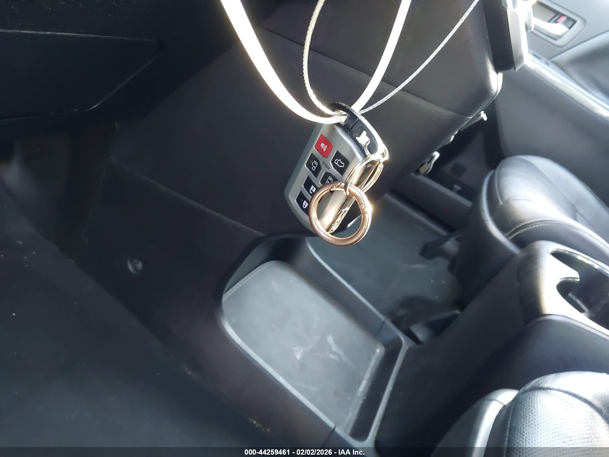 TOYOTA SIENNA image 11