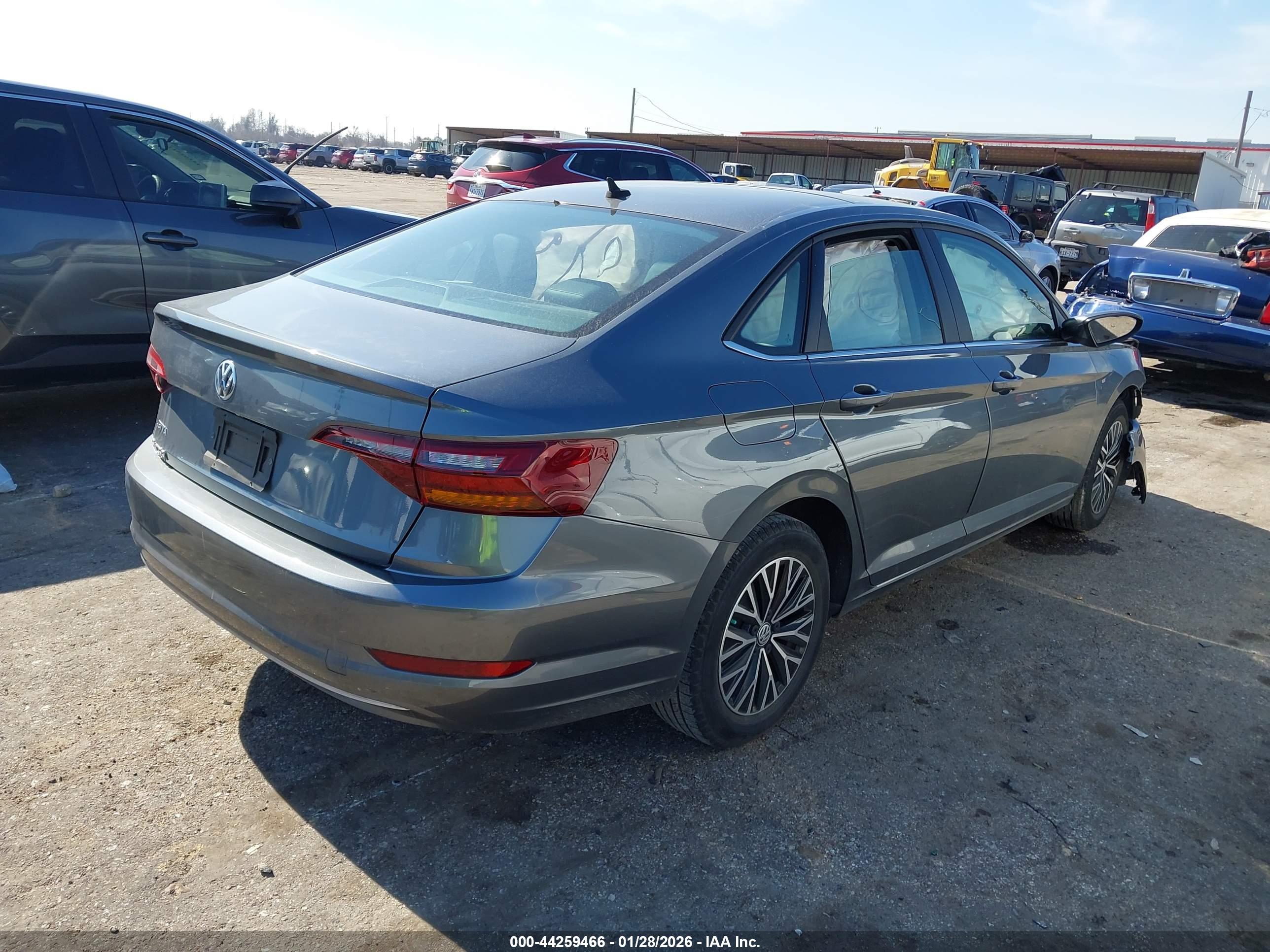 VOLKSWAGEN JETTA image 4