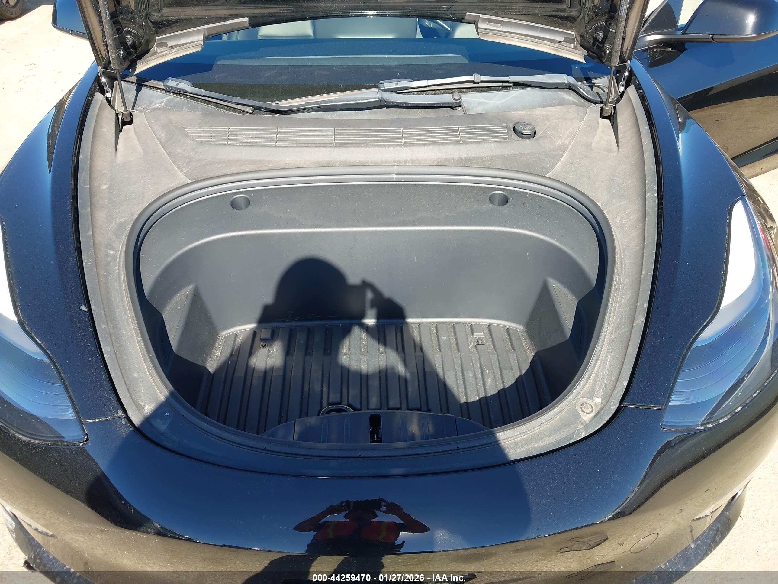 TESLA MODEL image 10