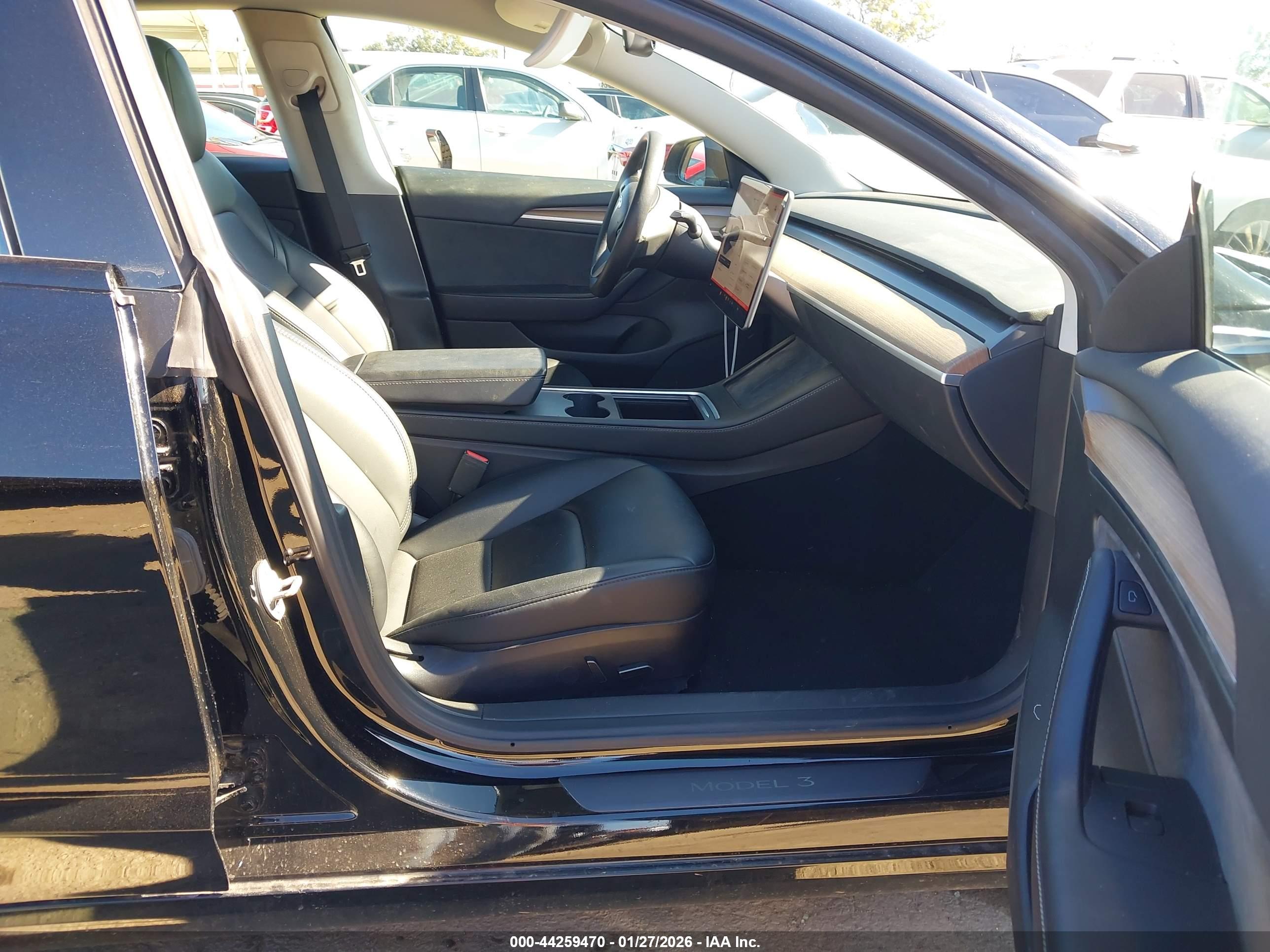 TESLA MODEL image 5