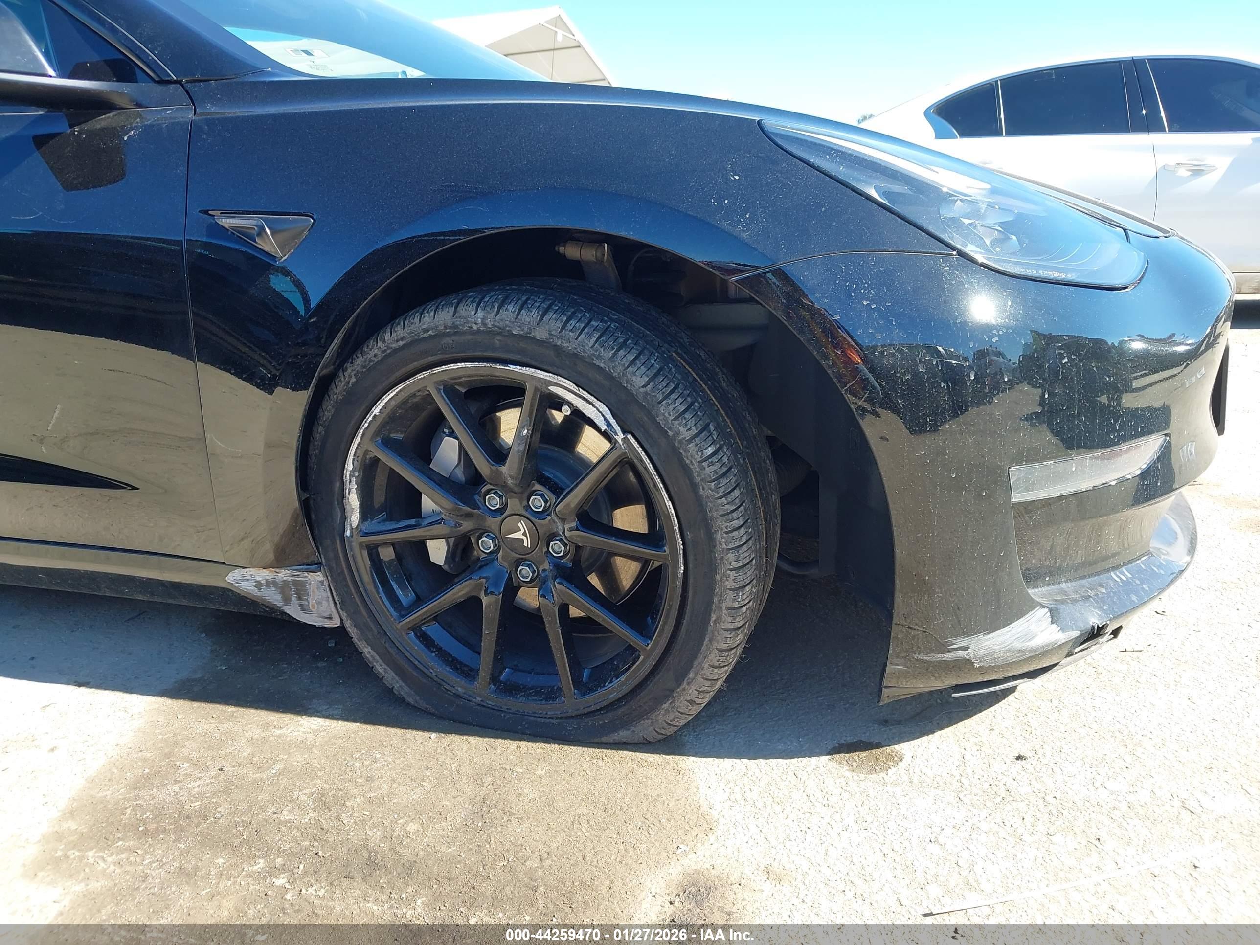 TESLA MODEL image 6