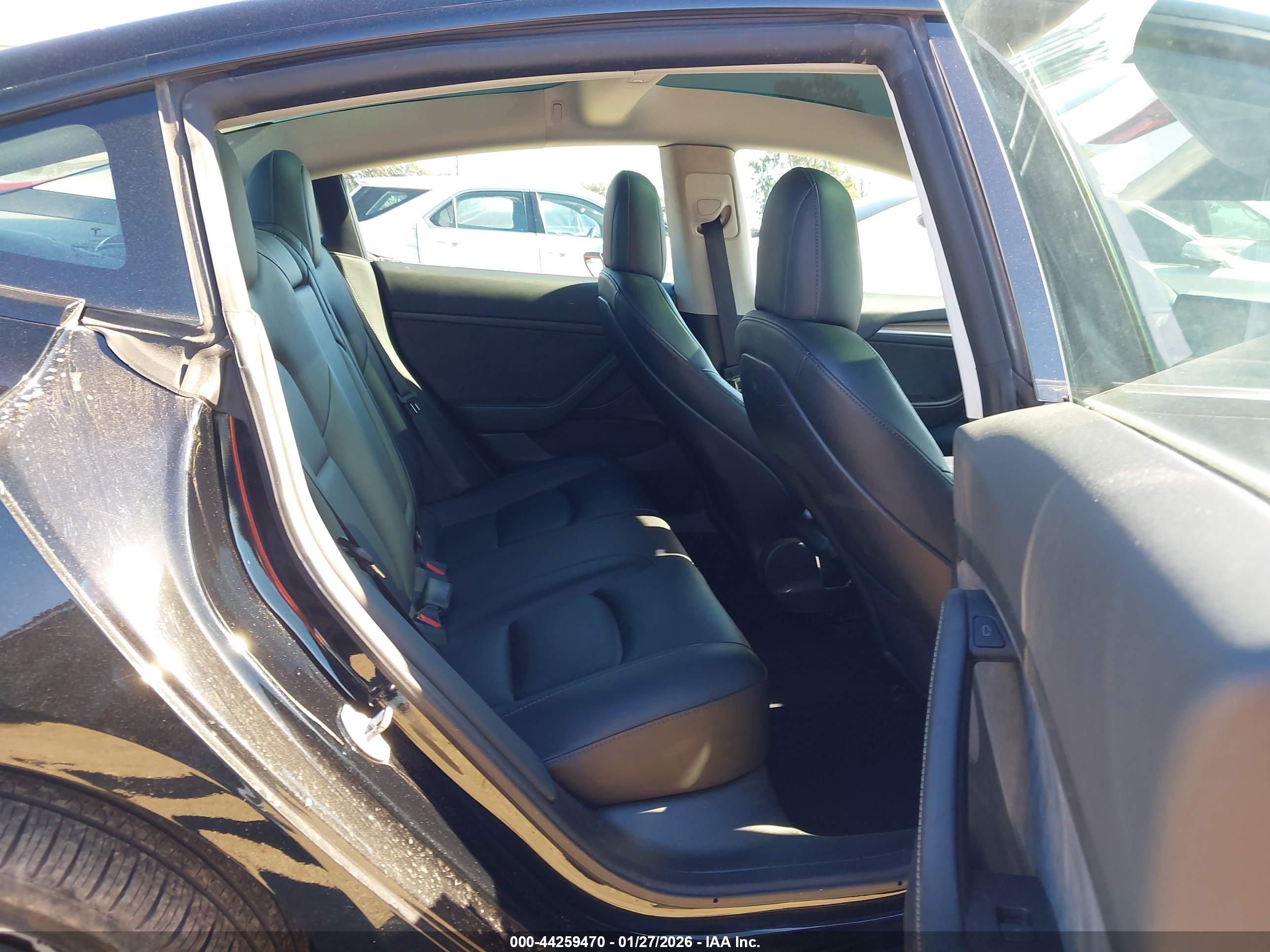 TESLA MODEL image 8