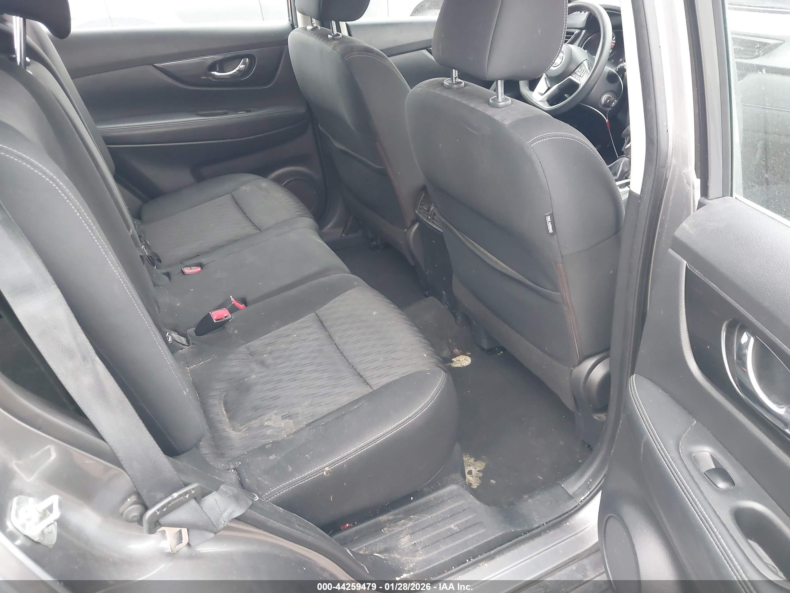NISSAN ROGUE image 8