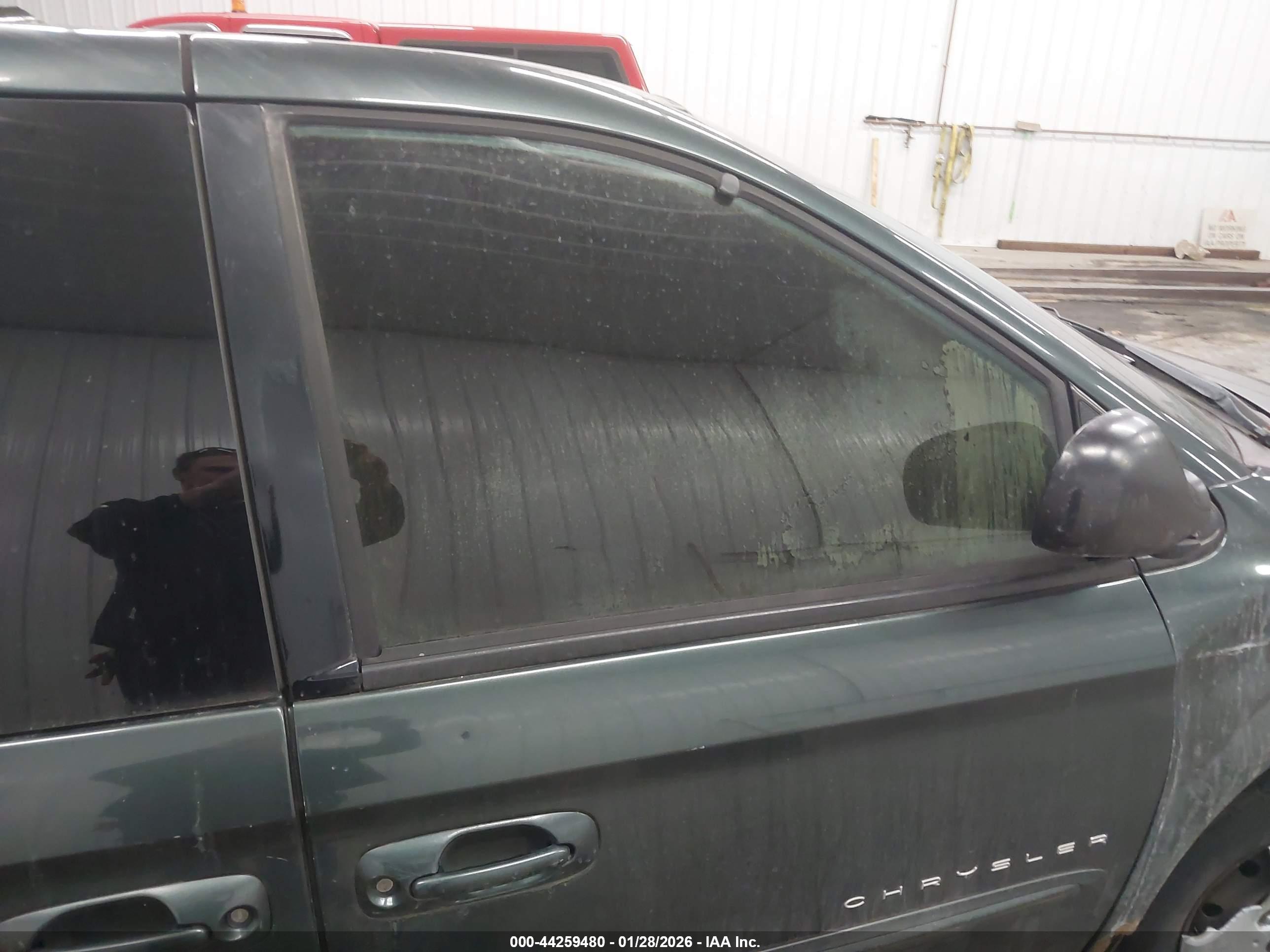 CHRYSLER TOWN image 5