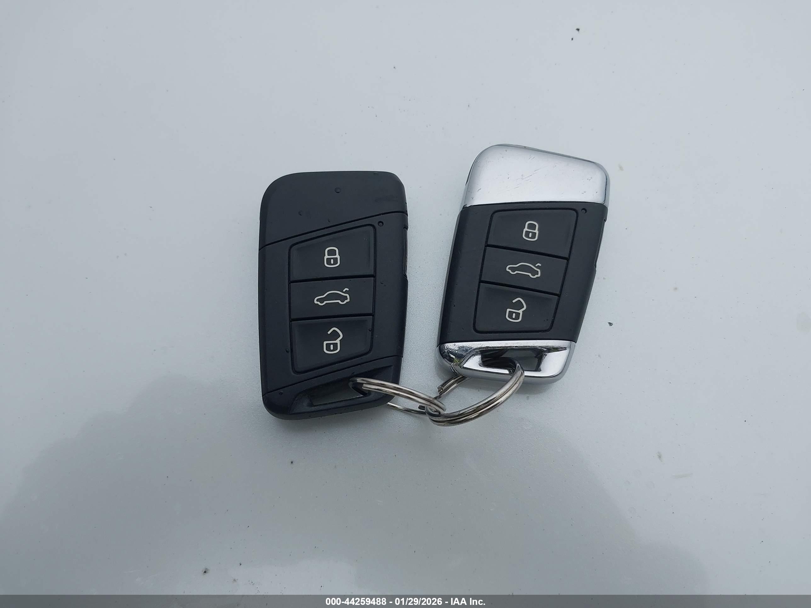 VOLKSWAGEN ATLAS image 11