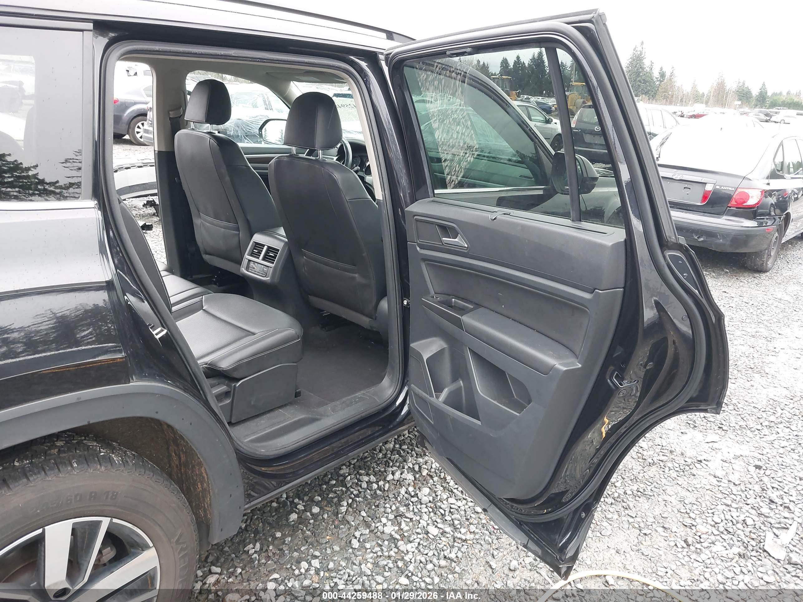 VOLKSWAGEN ATLAS image 8