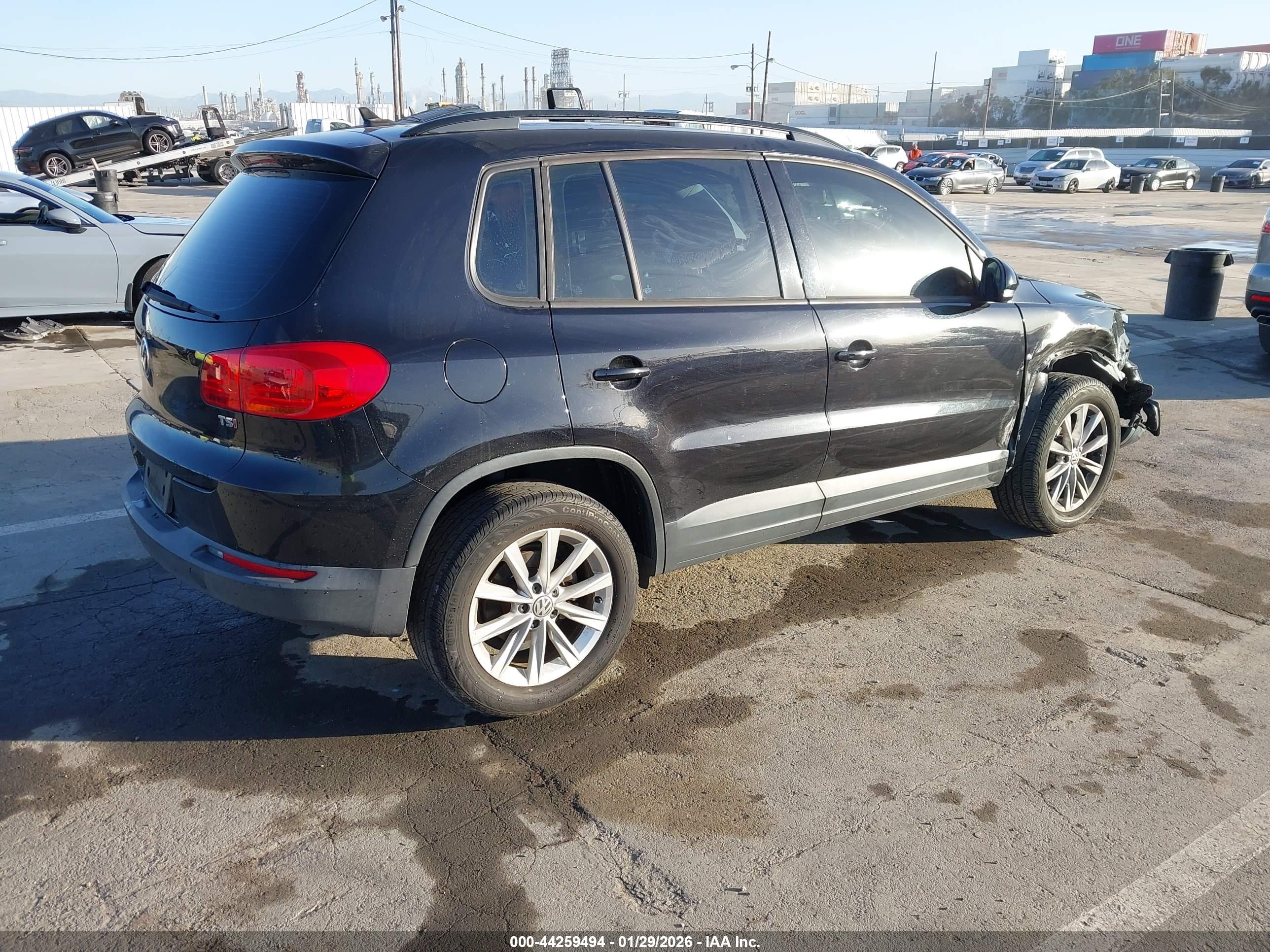 VOLKSWAGEN TIGUAN image 4