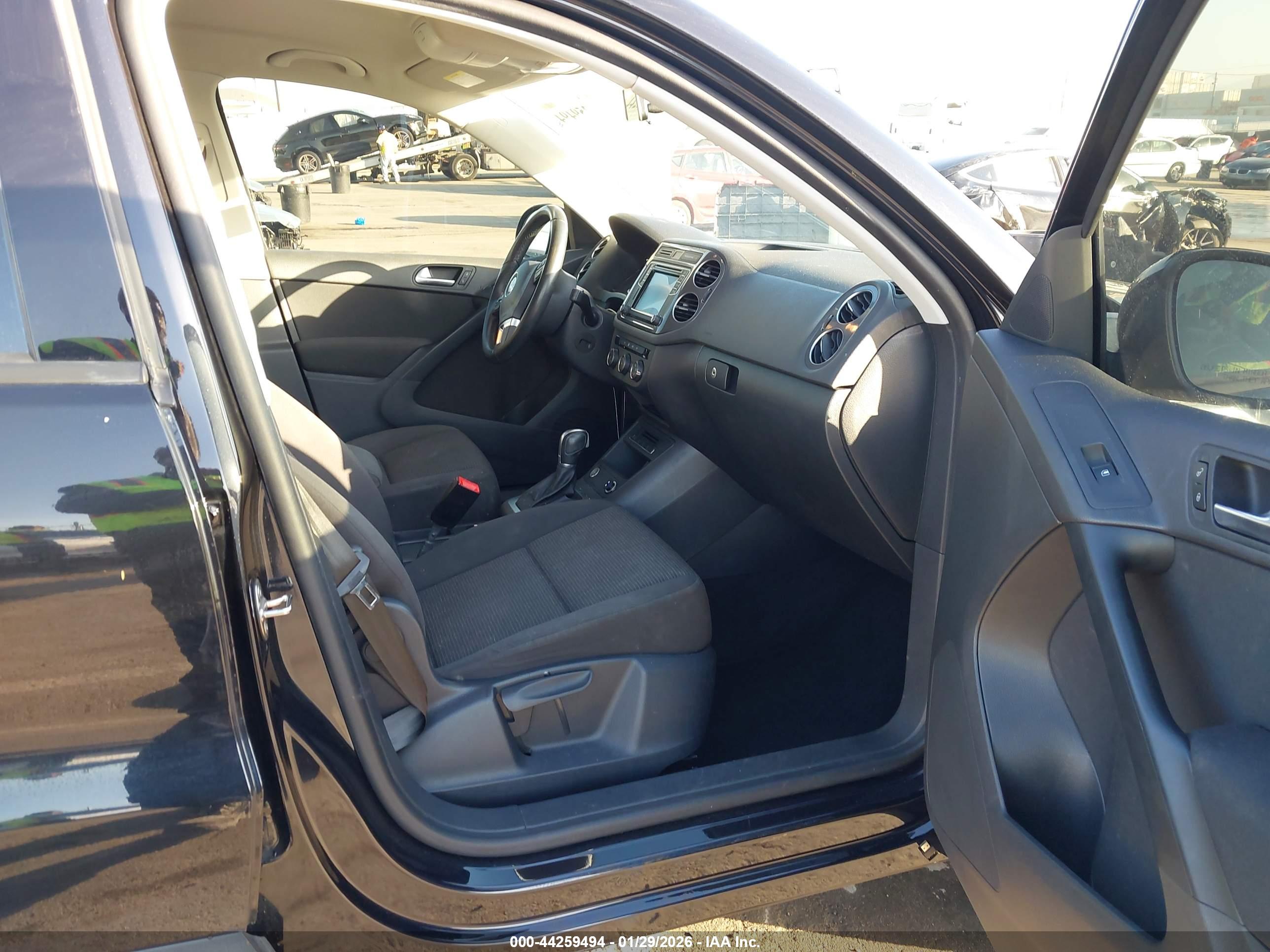 VOLKSWAGEN TIGUAN image 5