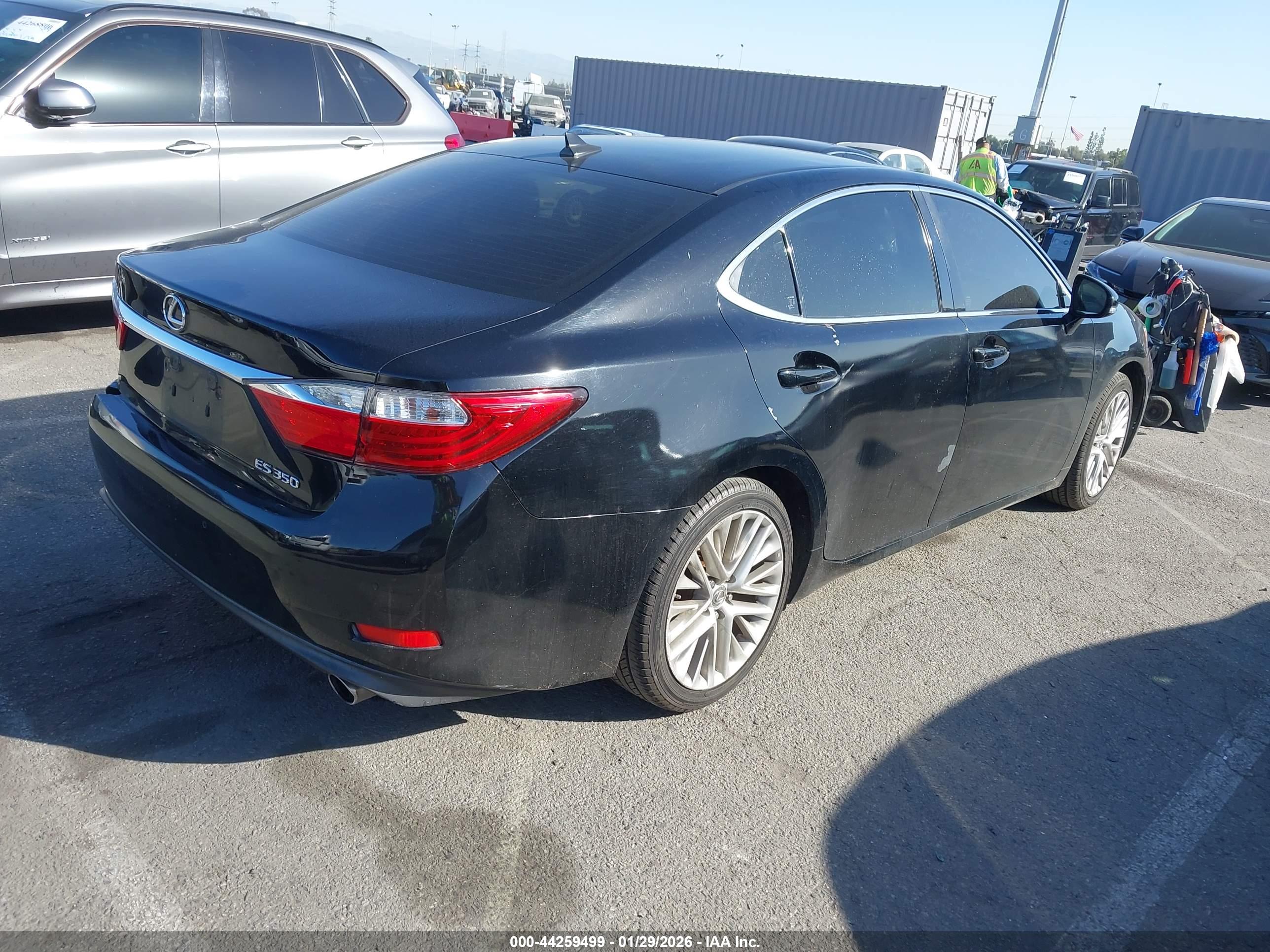 LEXUS ES image 4