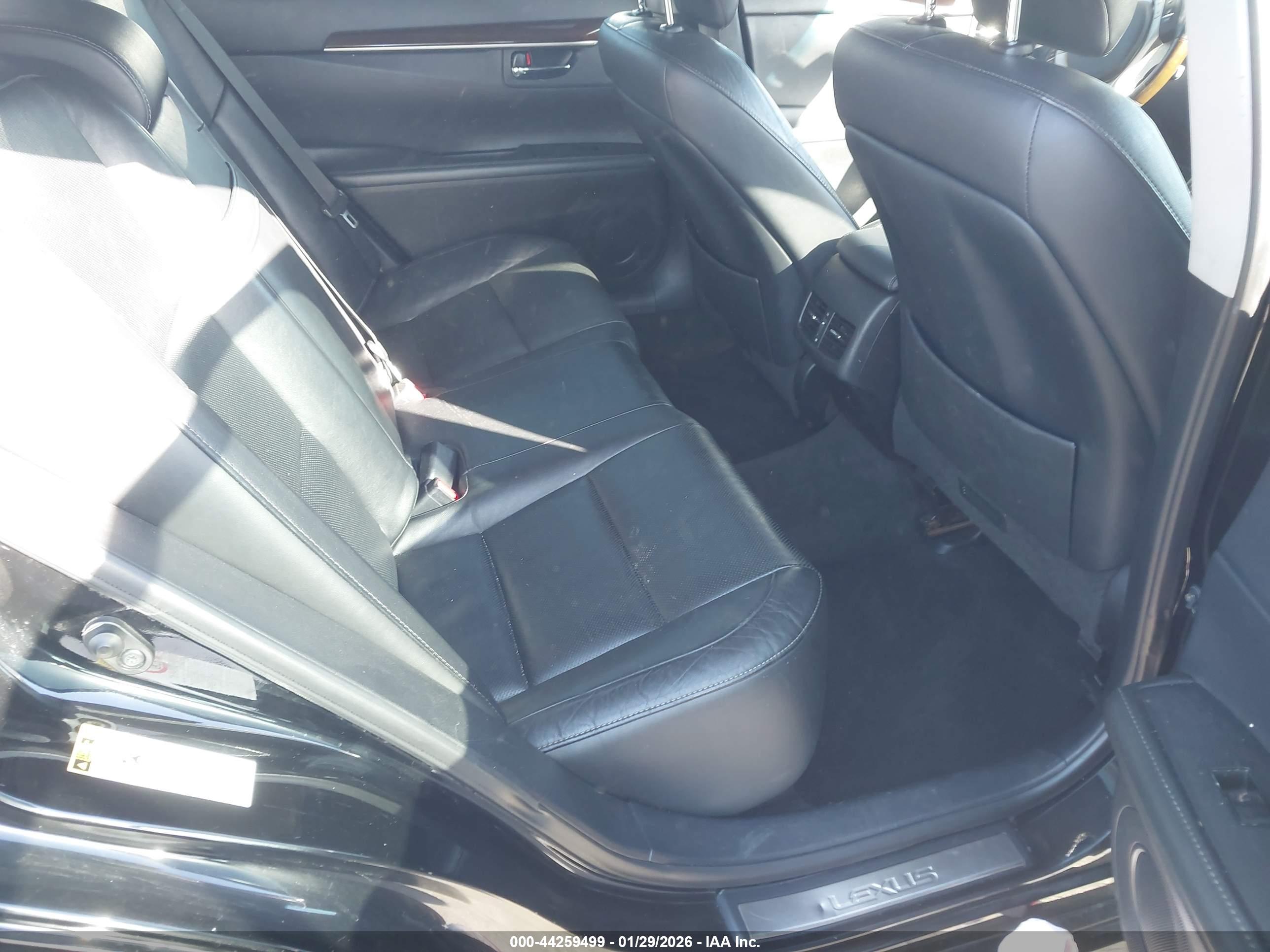 LEXUS ES image 8