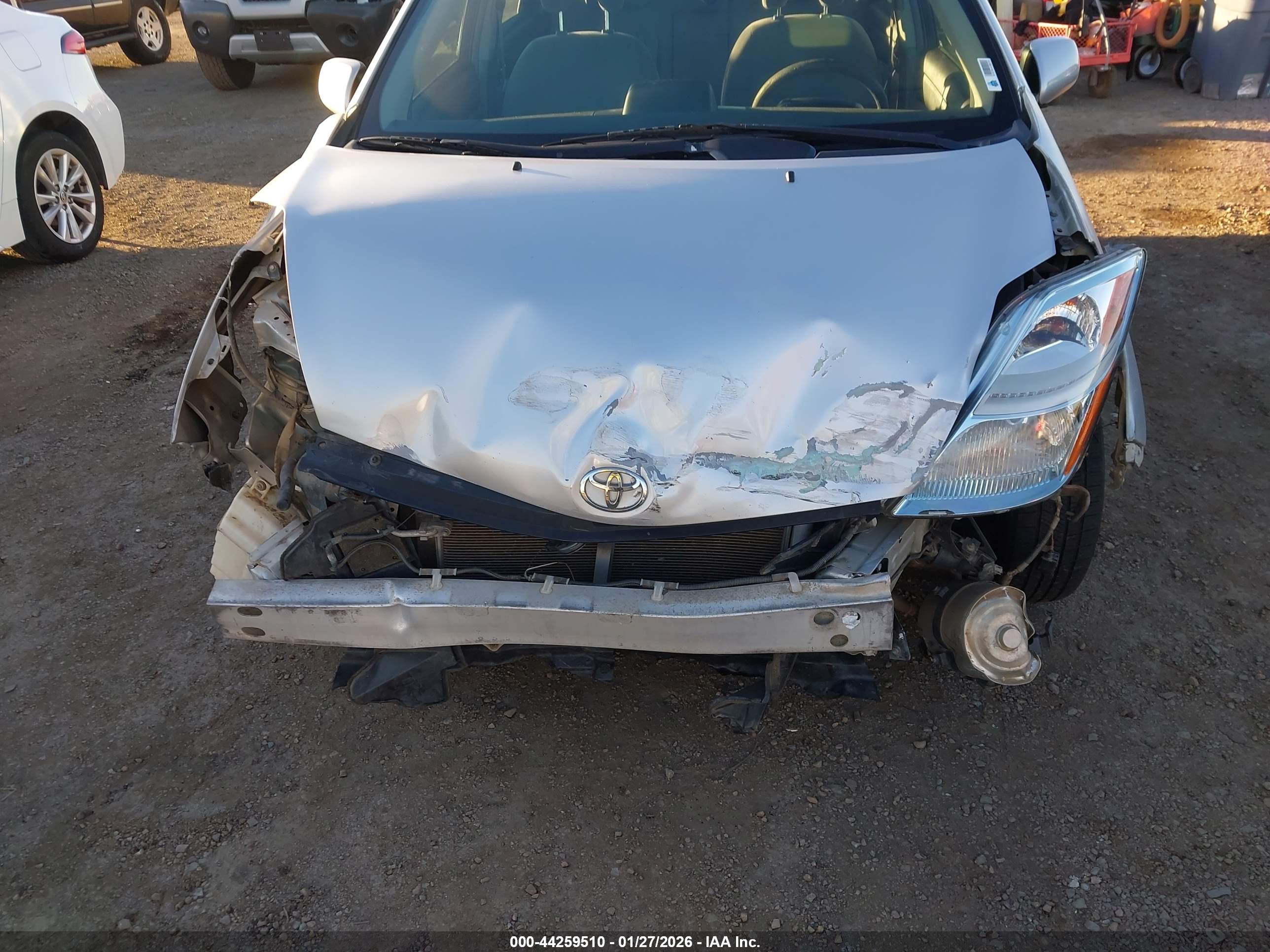 TOYOTA PRIUS image 6