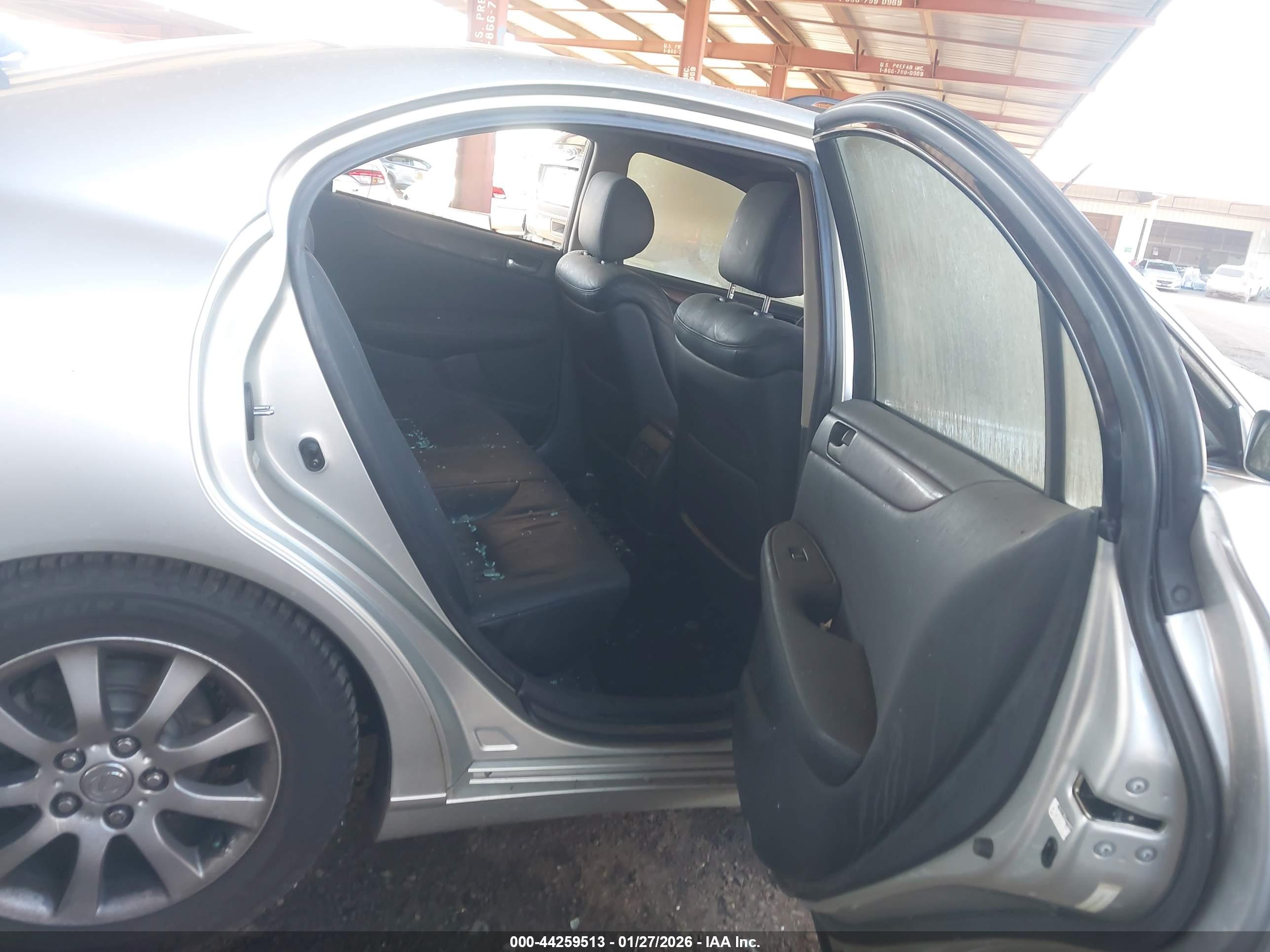 LEXUS ES image 8