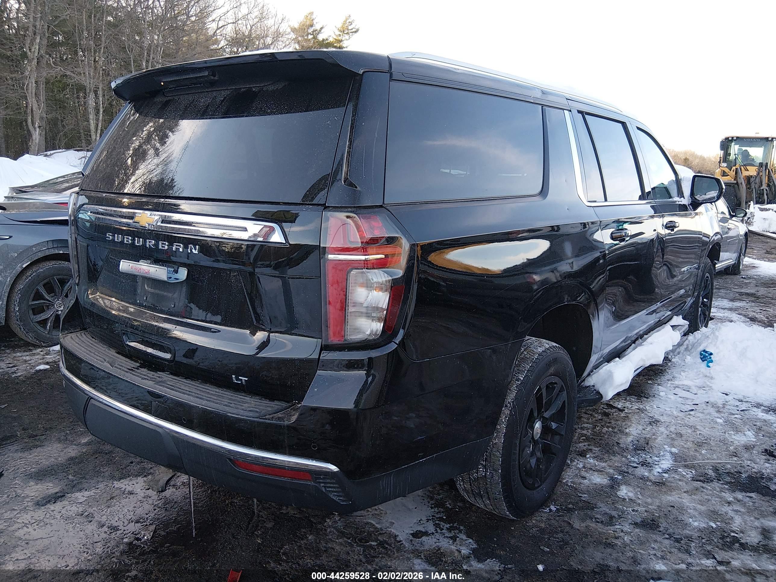 CHEVROLET SUBURBAN image 4