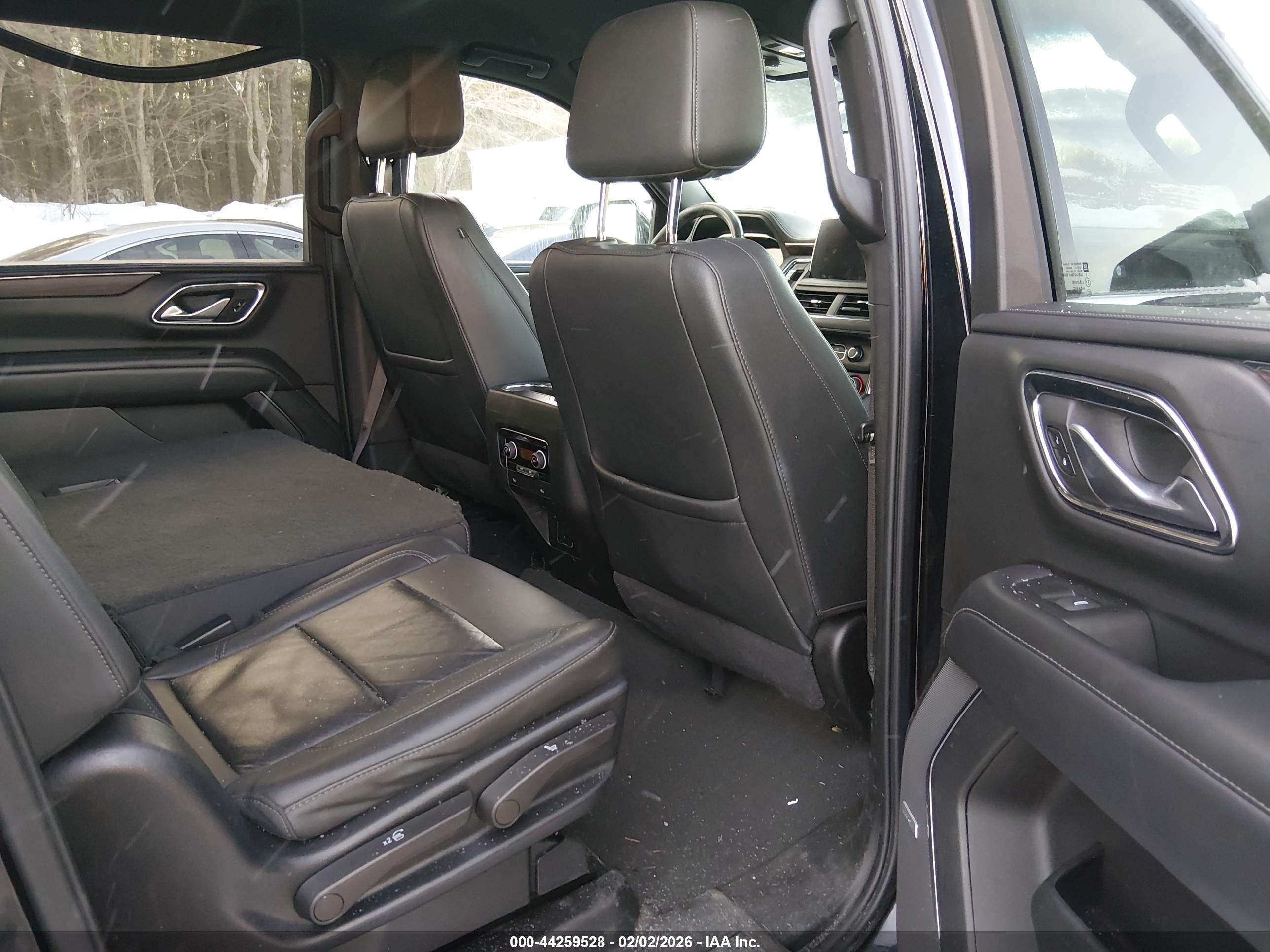 CHEVROLET SUBURBAN image 8