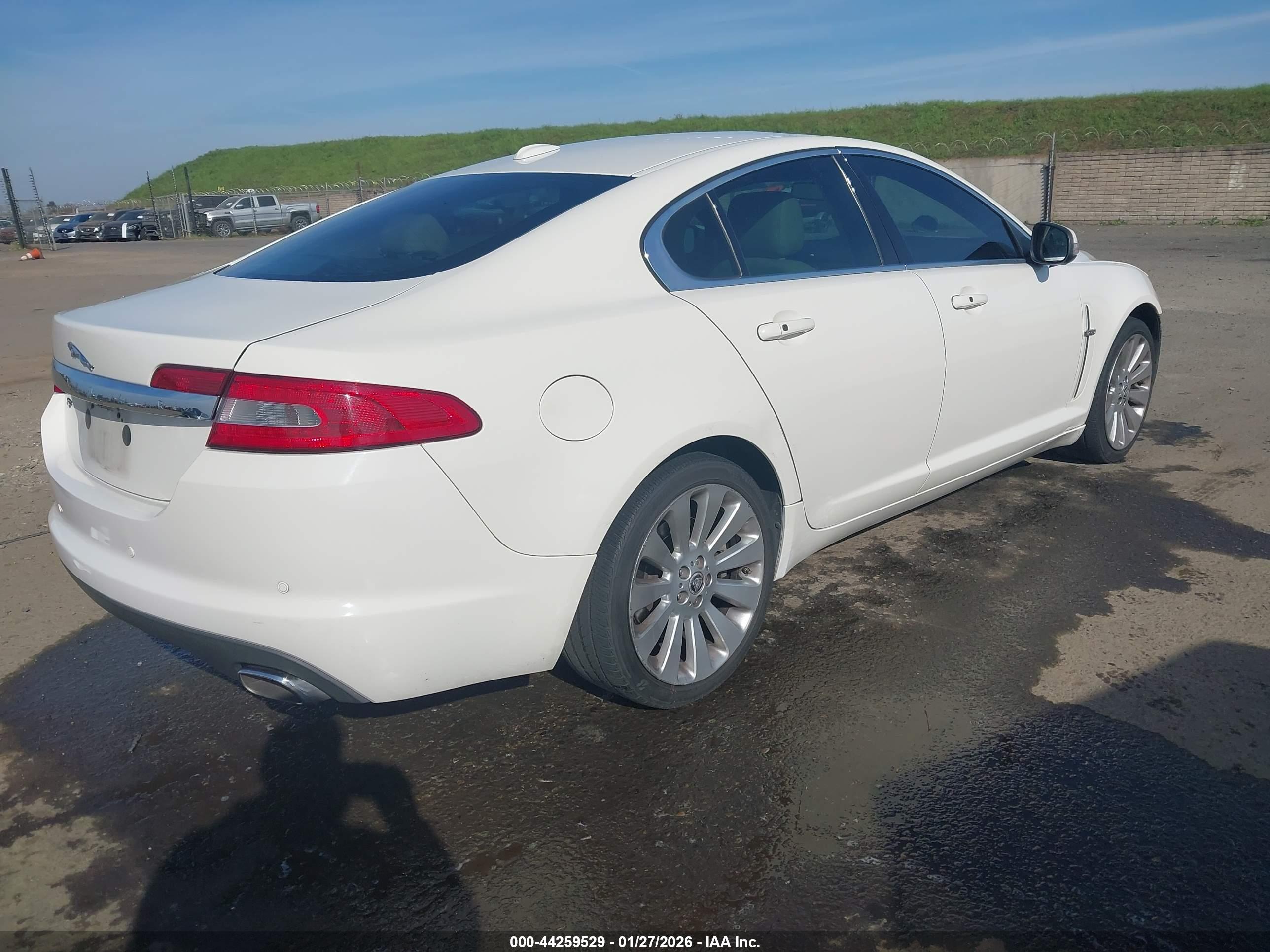 JAGUAR XF image 4