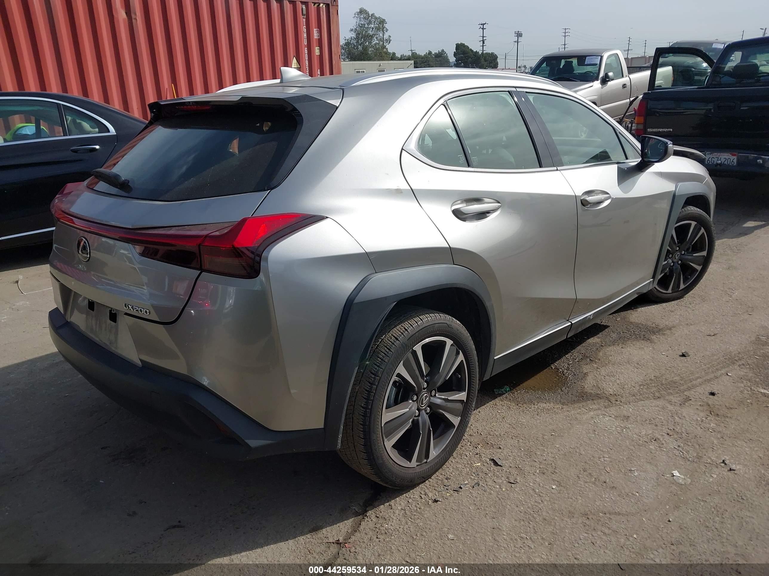 LEXUS UX image 4