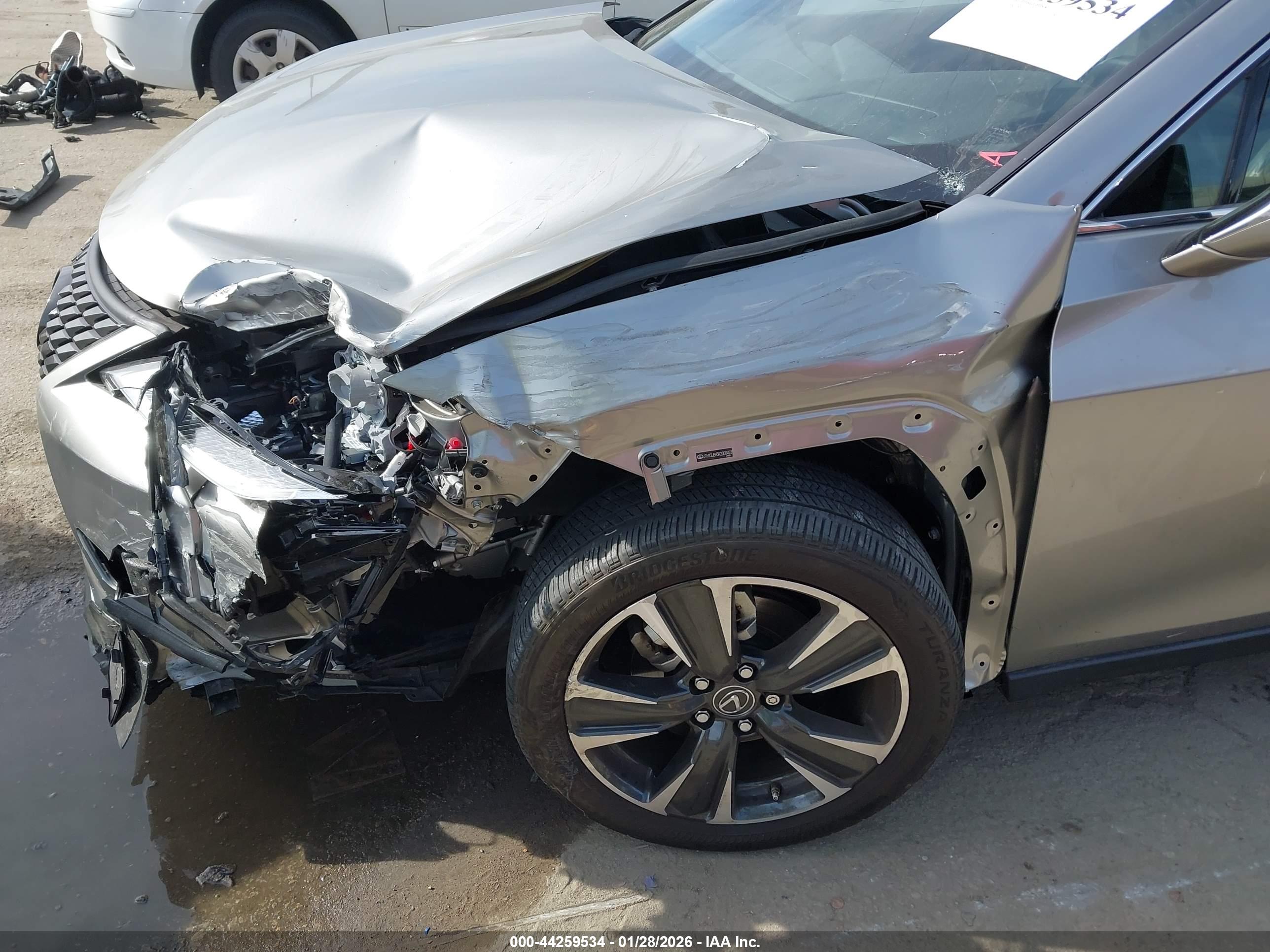 LEXUS UX image 6