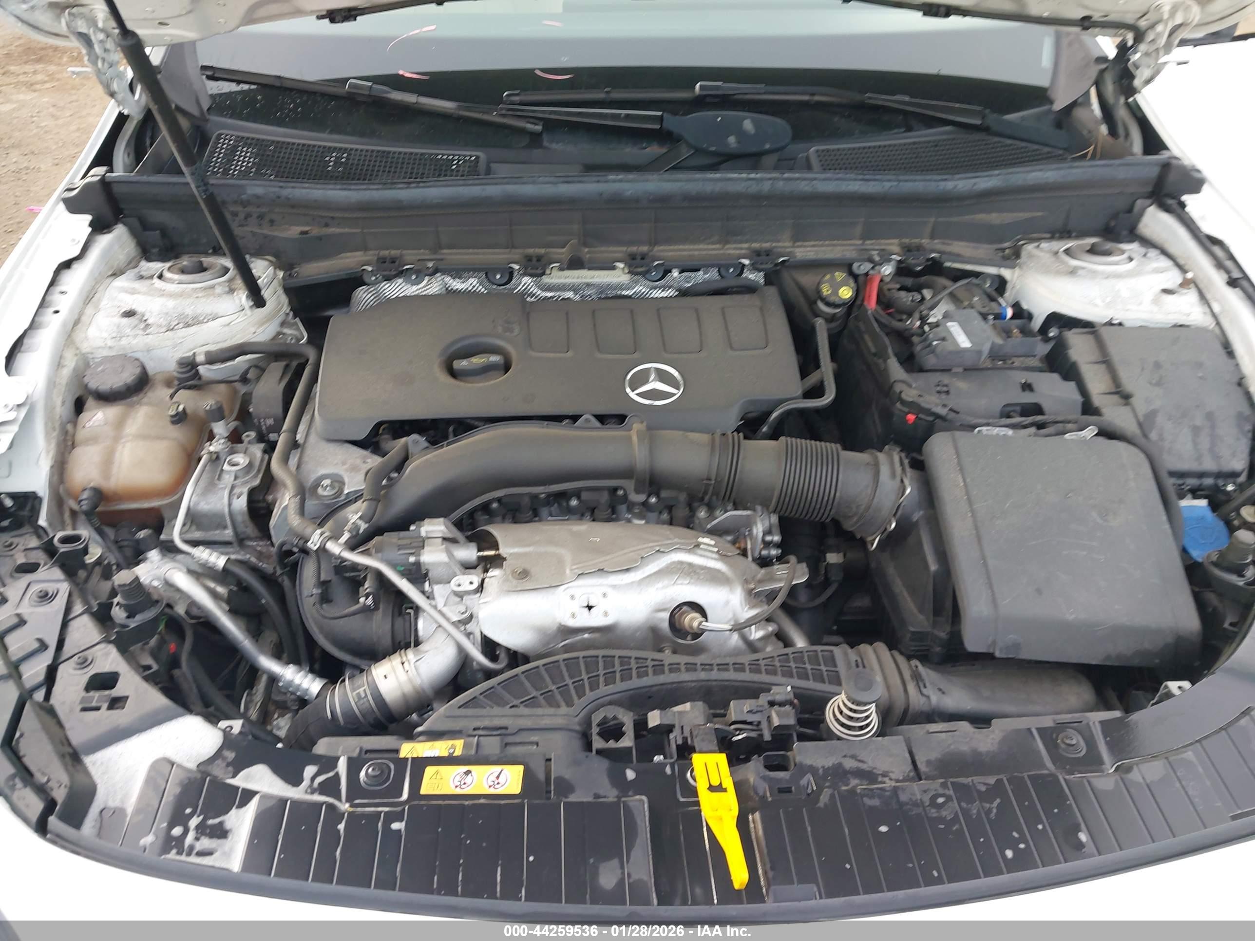 MERCEDES-BENZ GLB image 10