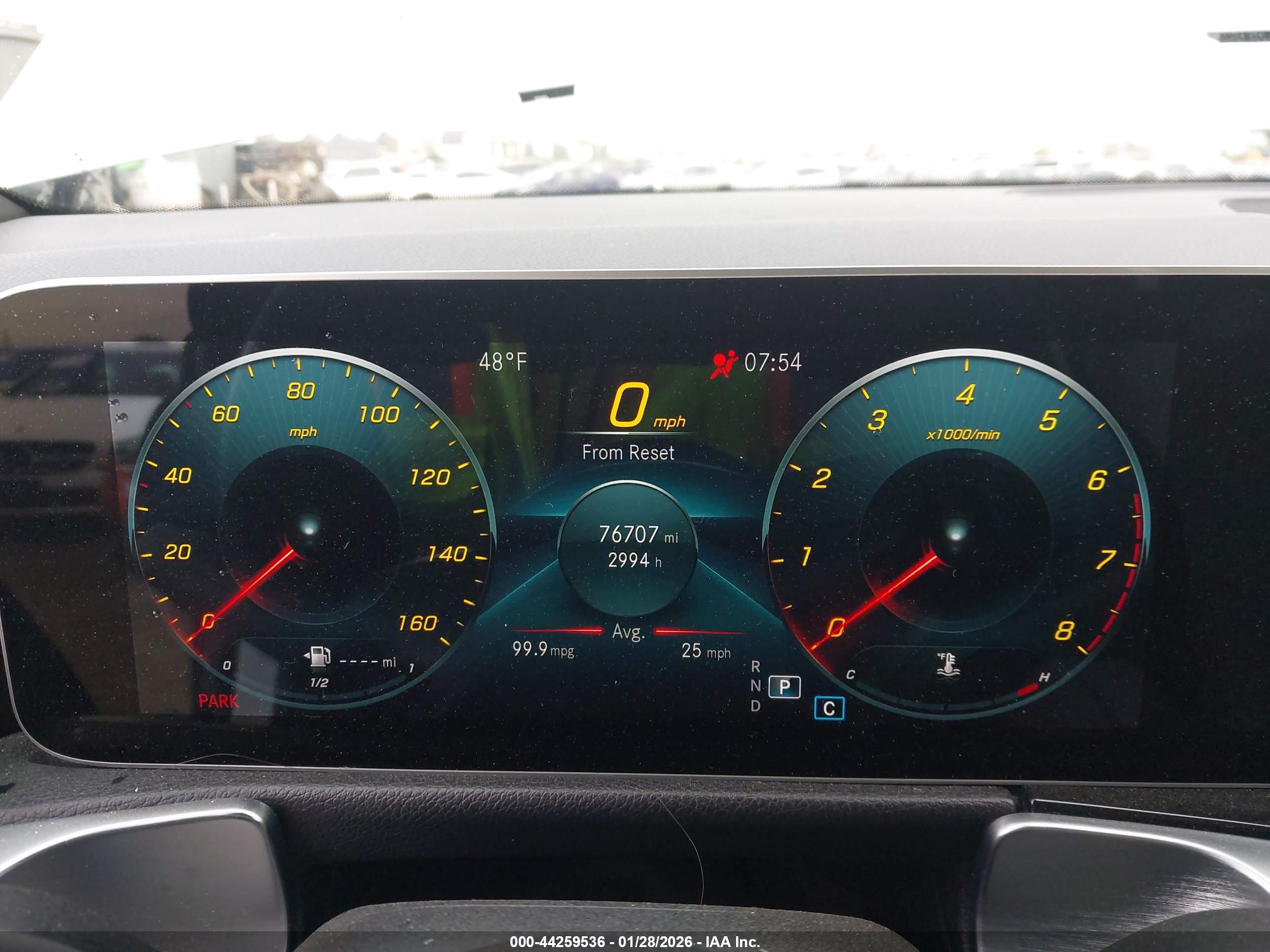 MERCEDES-BENZ GLB image 7