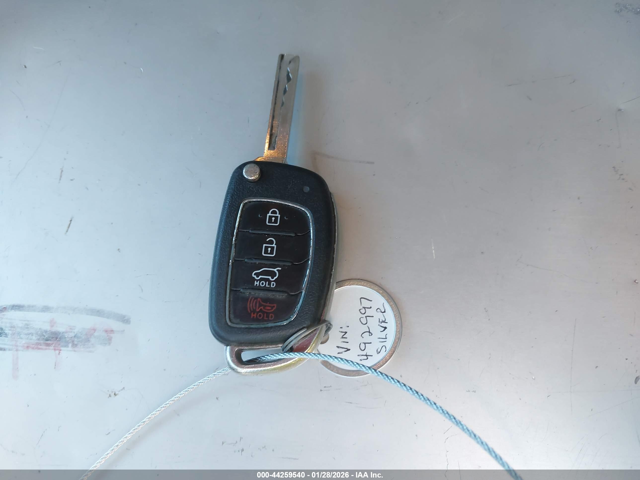 HYUNDAI SANTA image 11