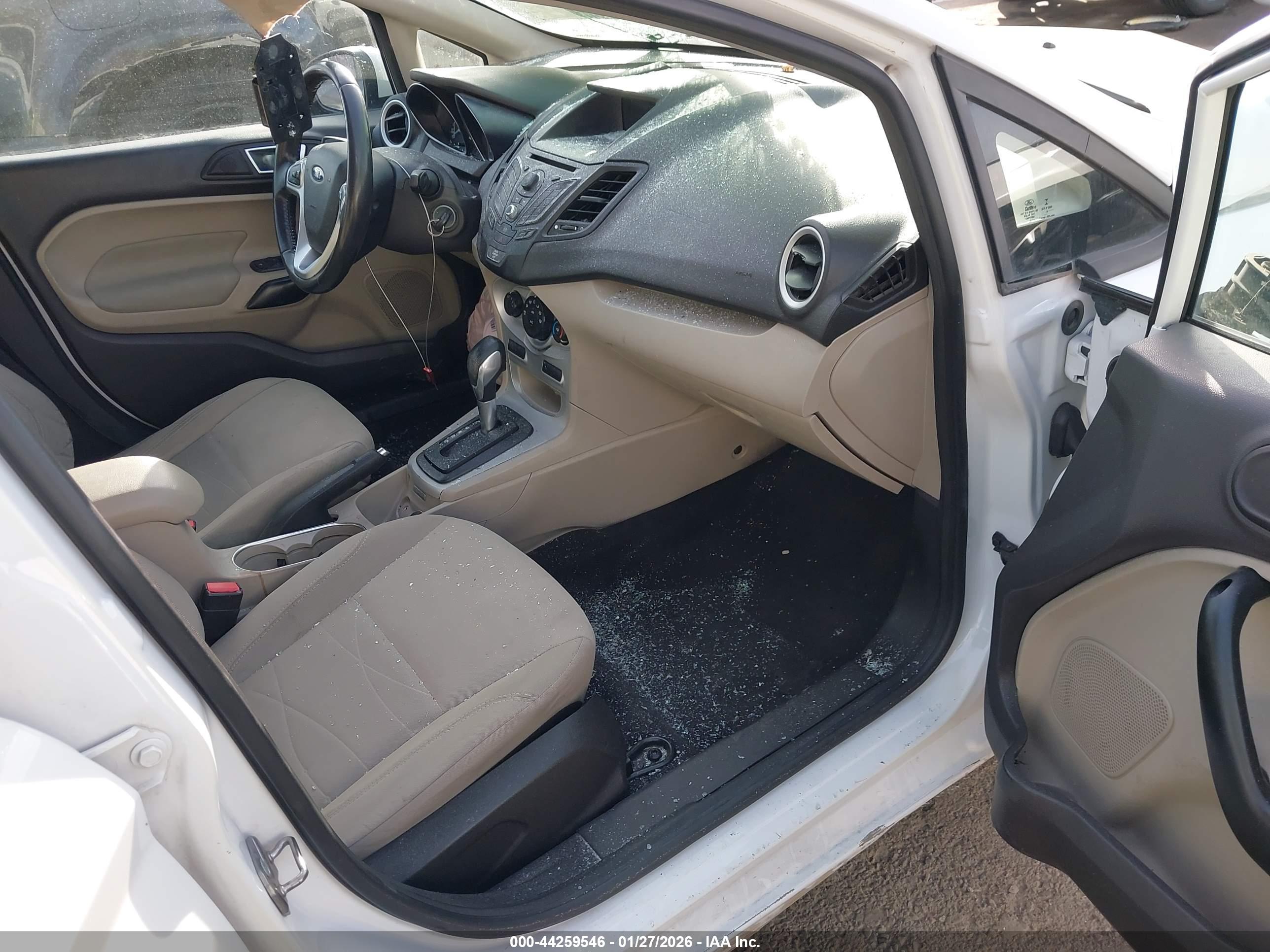 FORD FIESTA image 5