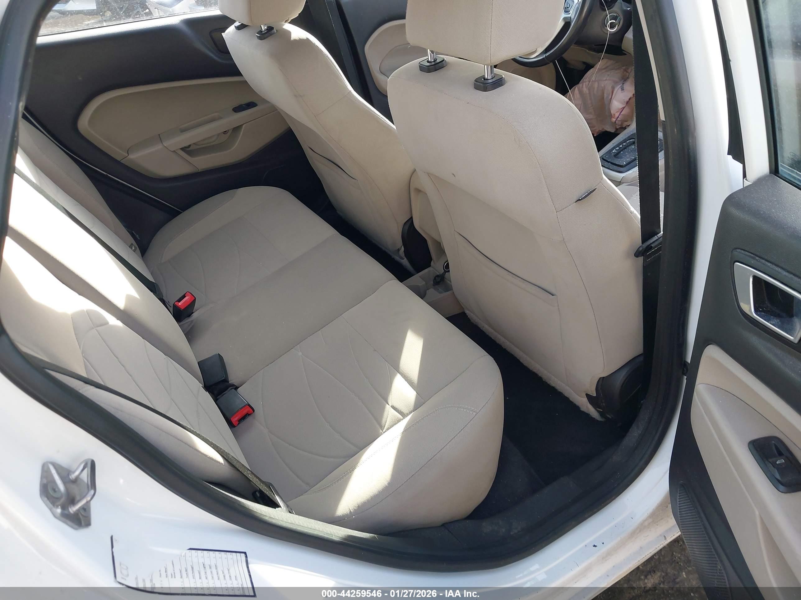 FORD FIESTA image 8