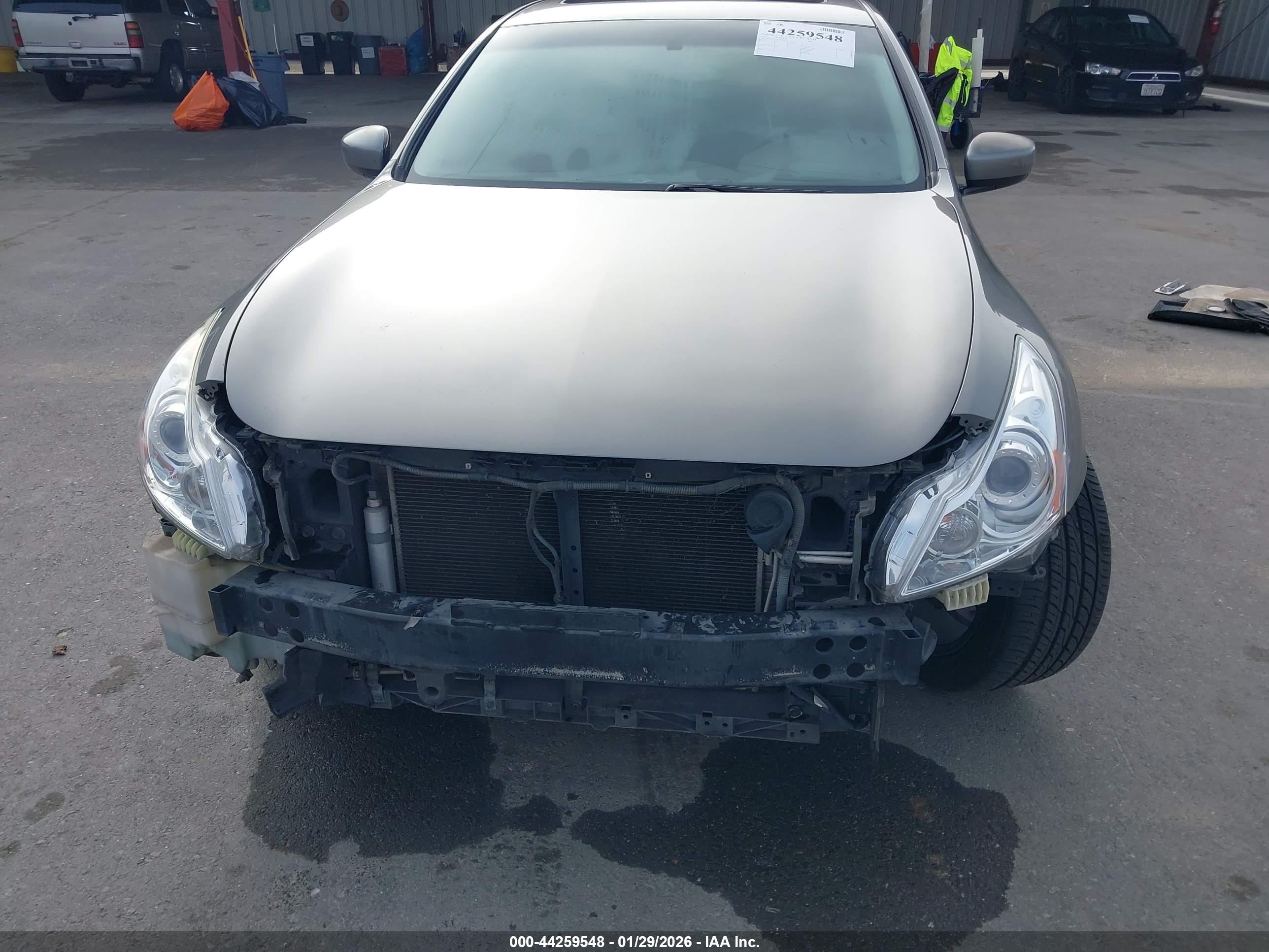 INFINITI G37 image 6
