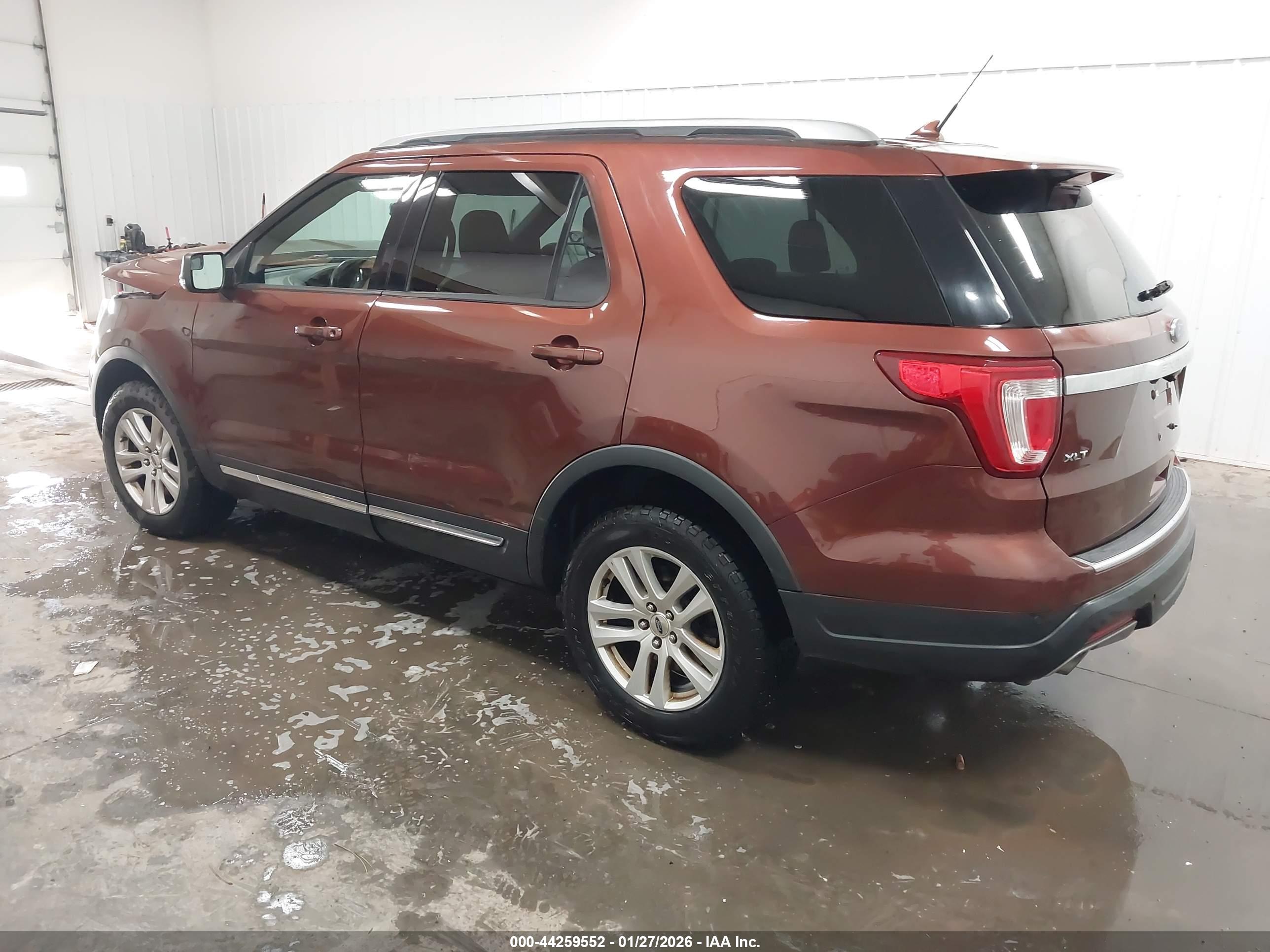 FORD EXPLORER image 3