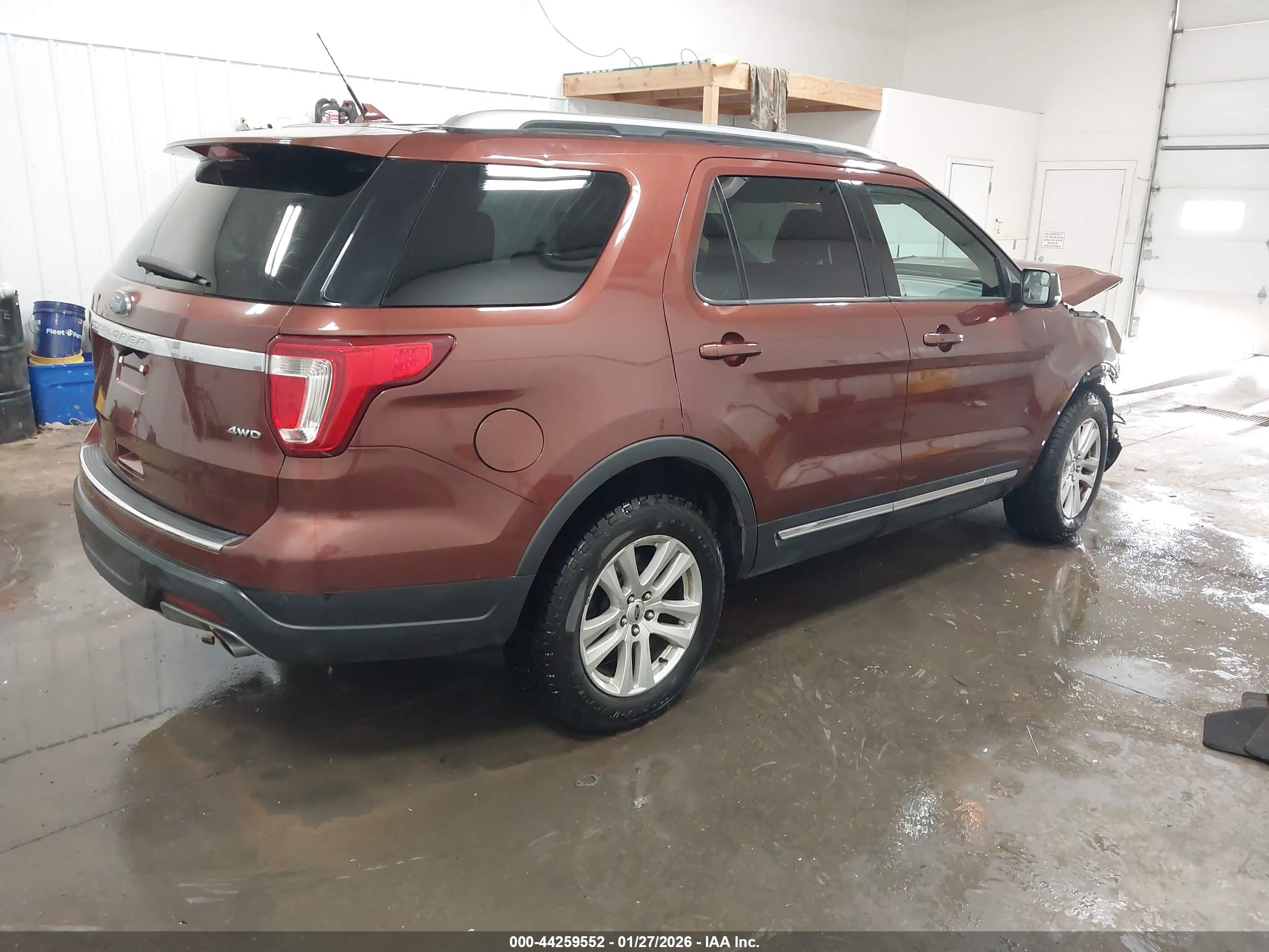 FORD EXPLORER image 4